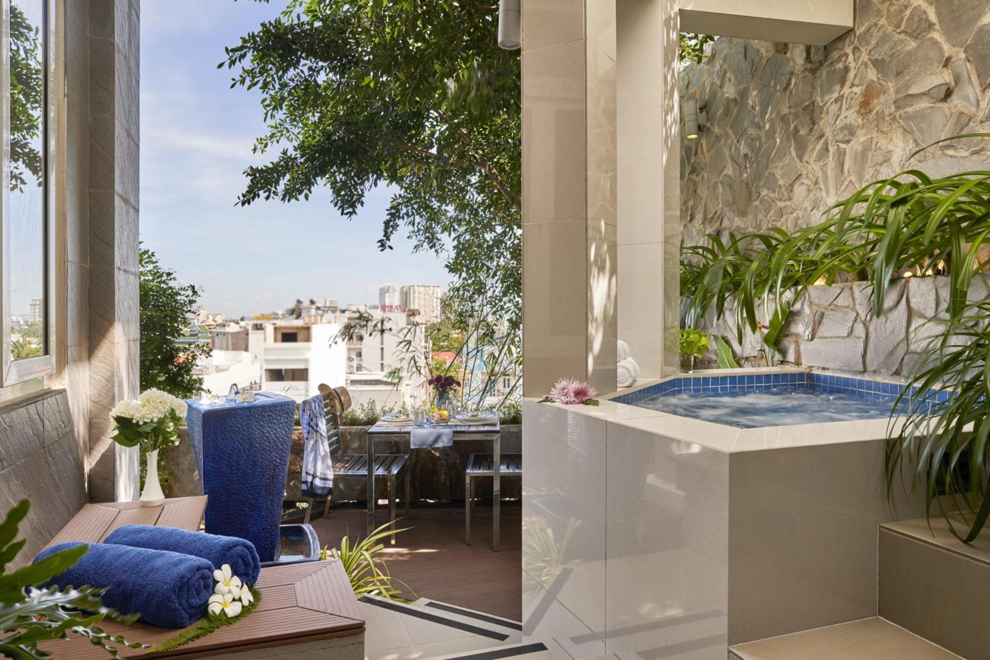 The Wind Resort - Tropical Hillside Escape