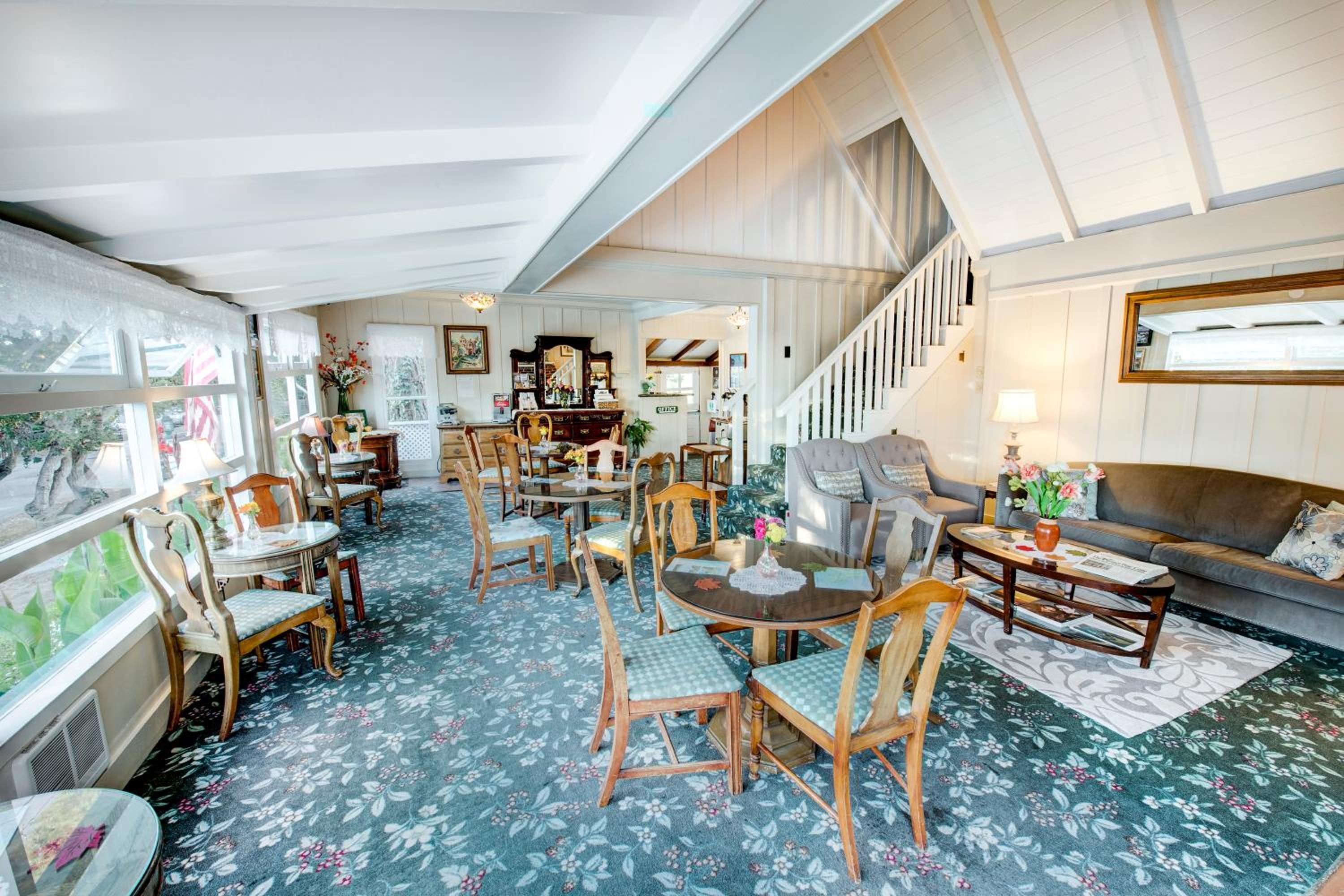 Carmel Green Lantern Inn
