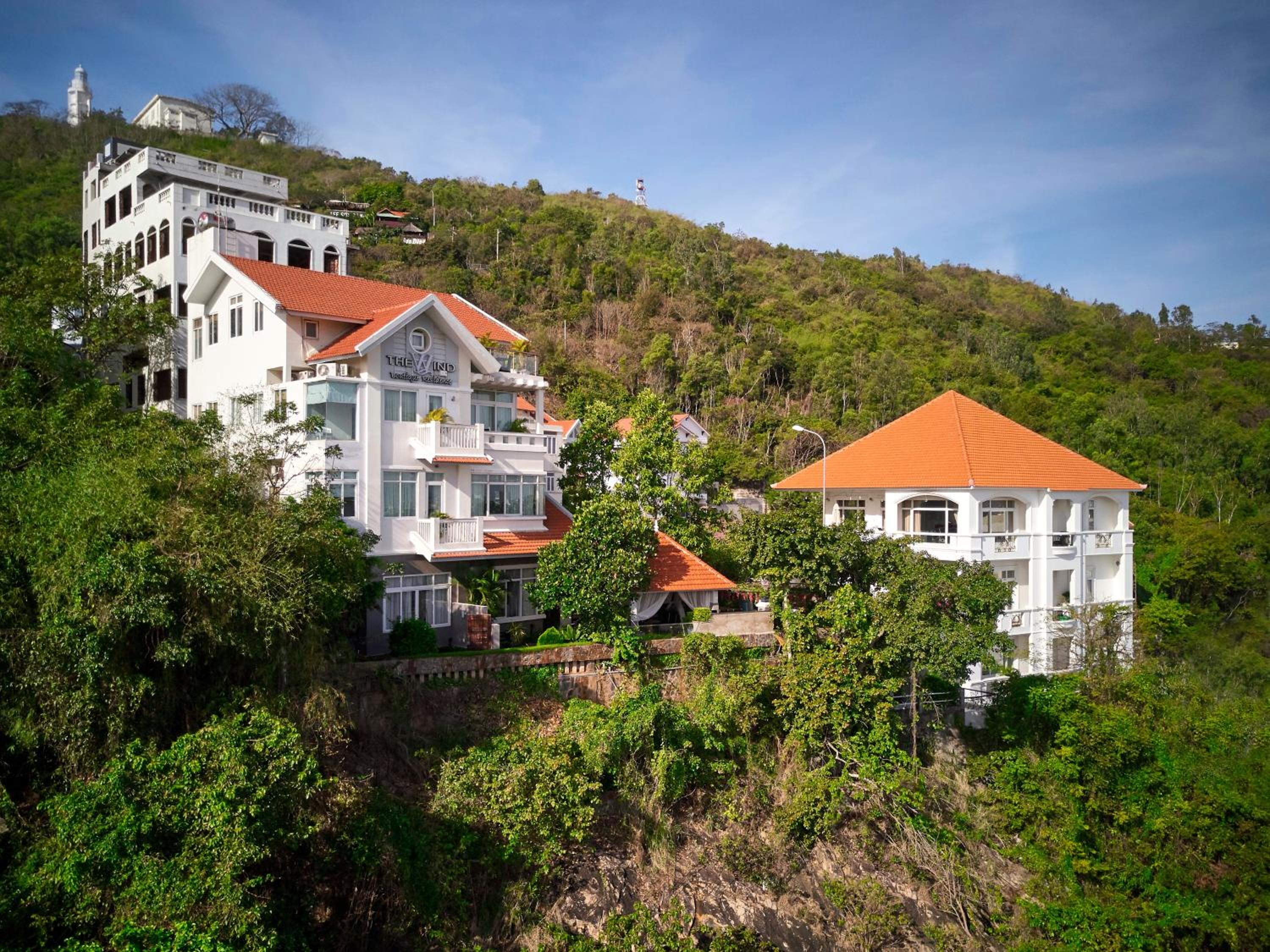 The Wind Resort - Tropical Hillside Escape