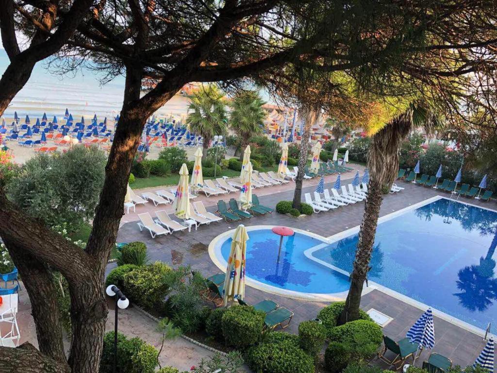 Mali i Robit Beachfront Apartment