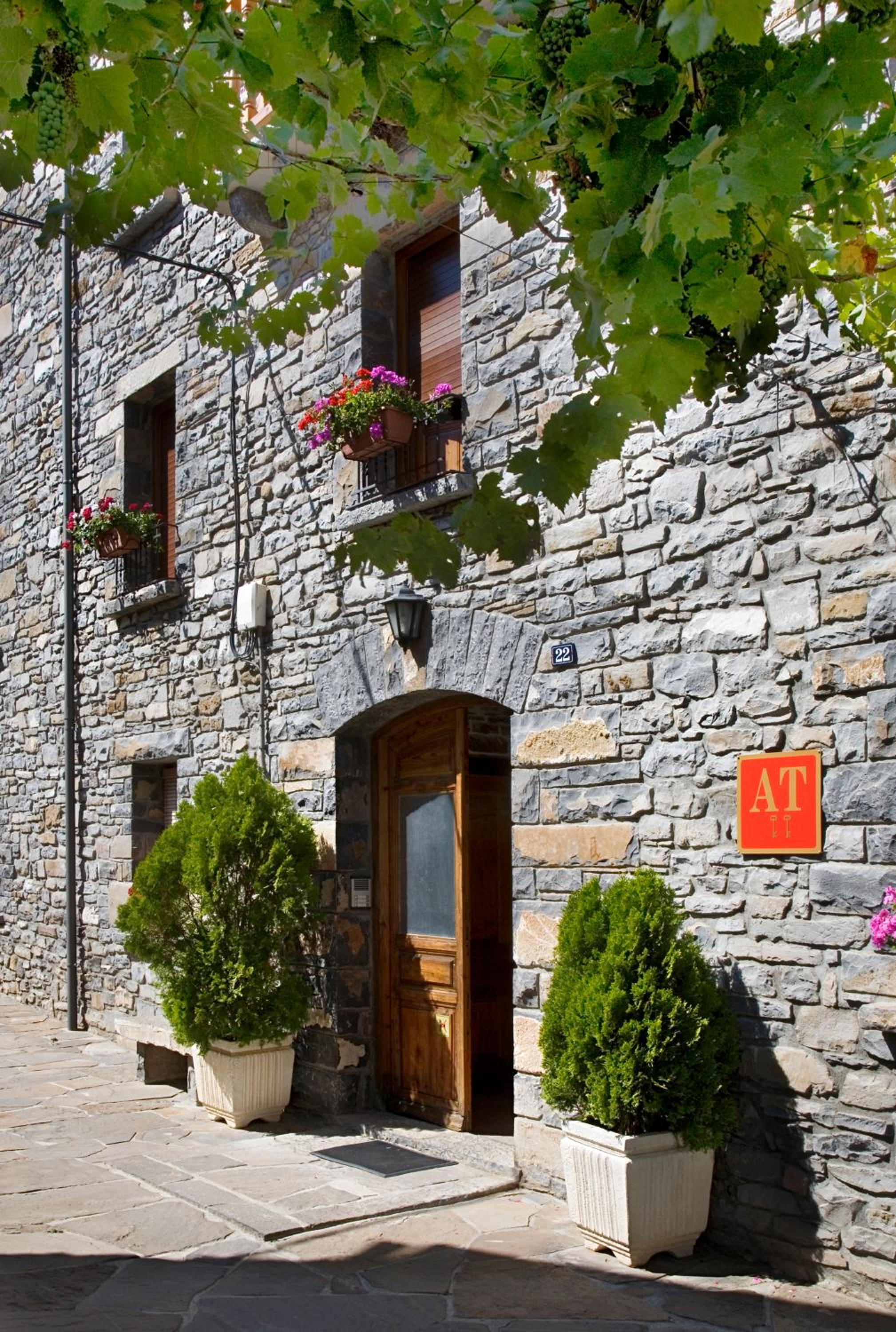 Apartamentos Casa Buisan