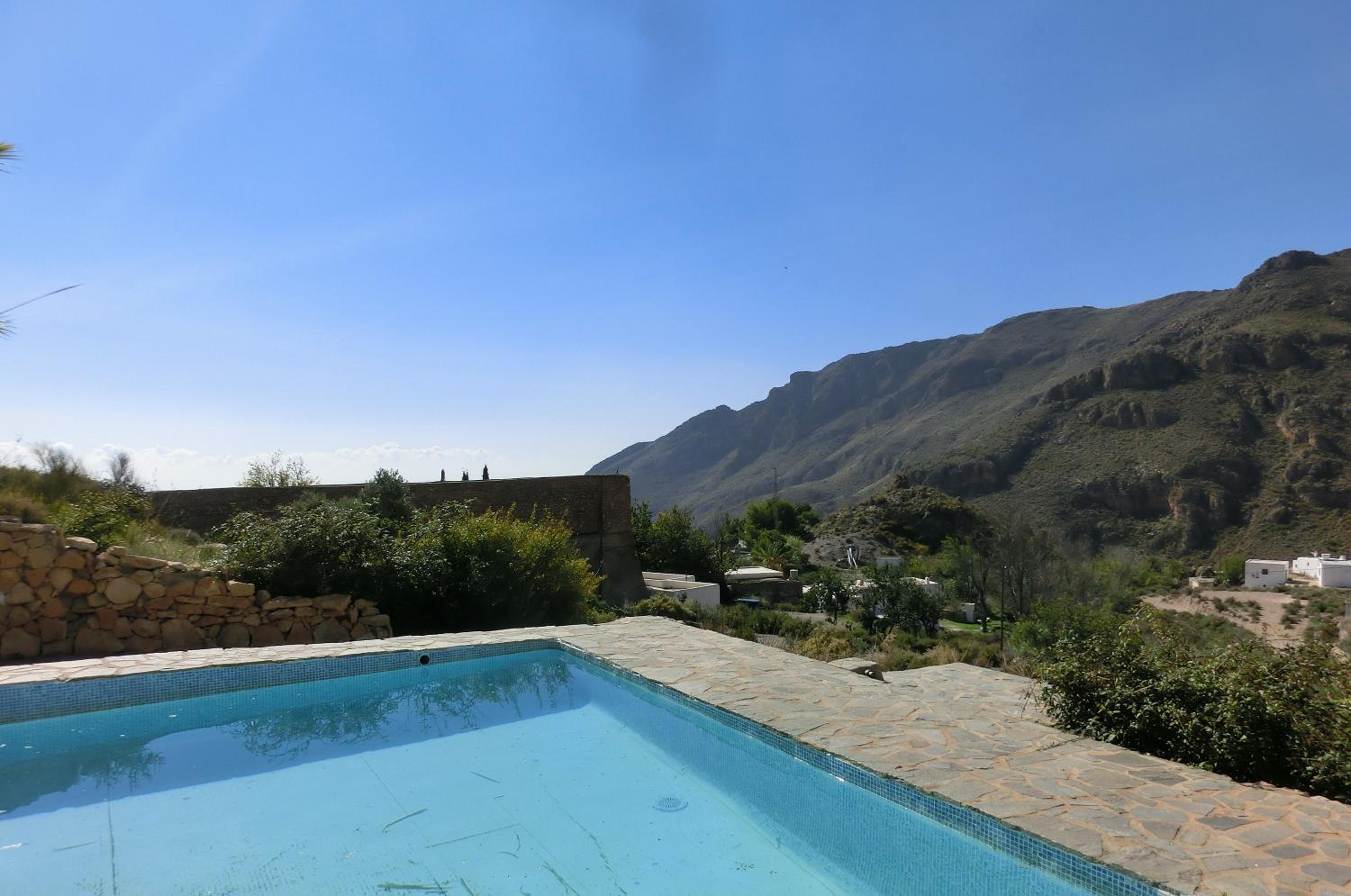Finca-Privatpool-sehr ruhige Lage-Alleinnutzung-ideal für Familien view 2