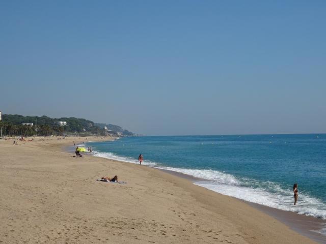 Duplex en frente de la playa al lado de Barcelona view 5