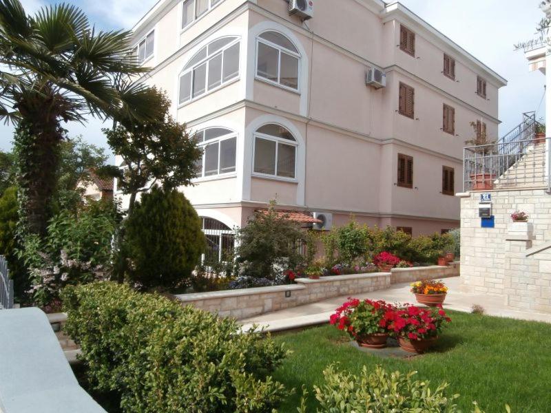 Miki - Property Image 8