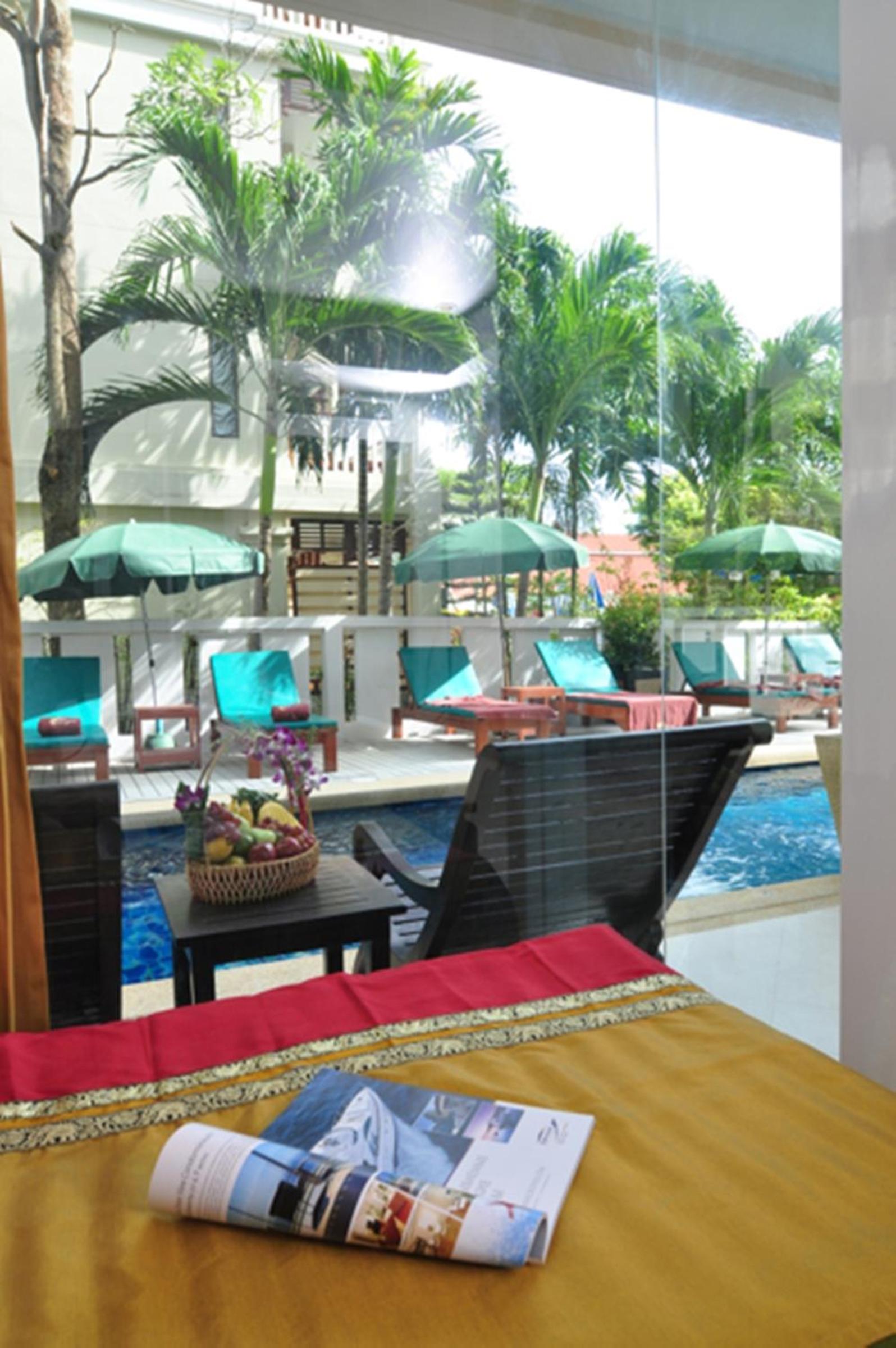 Lobby & Reception