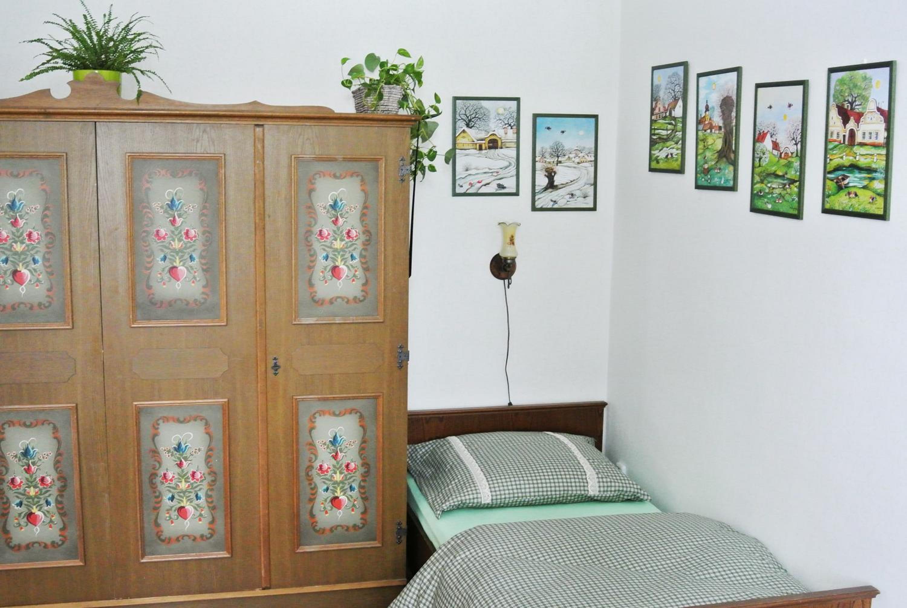 Restaurace a penzion Ubrousku prostři se