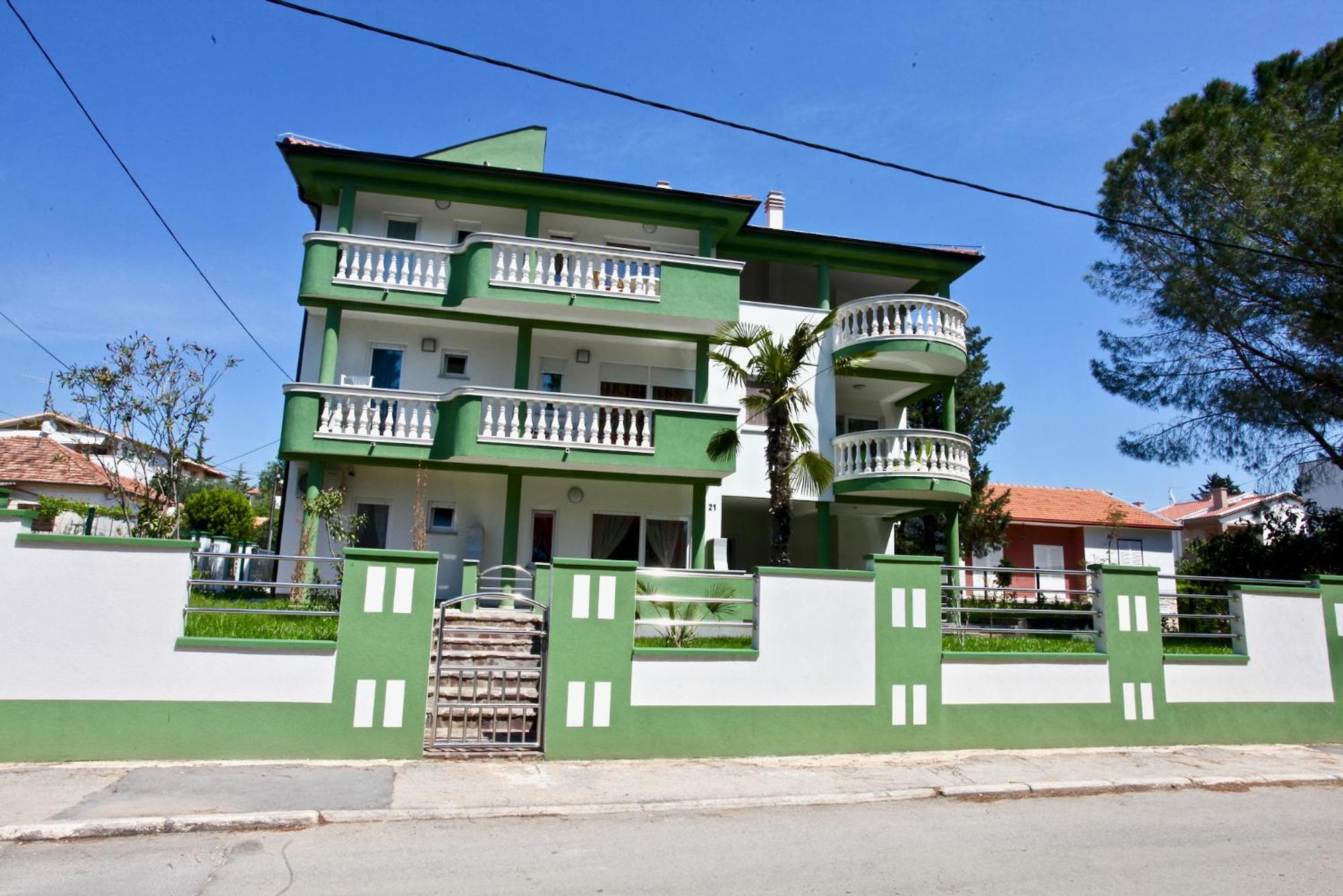 B88 apartments - Vila Palma view 2