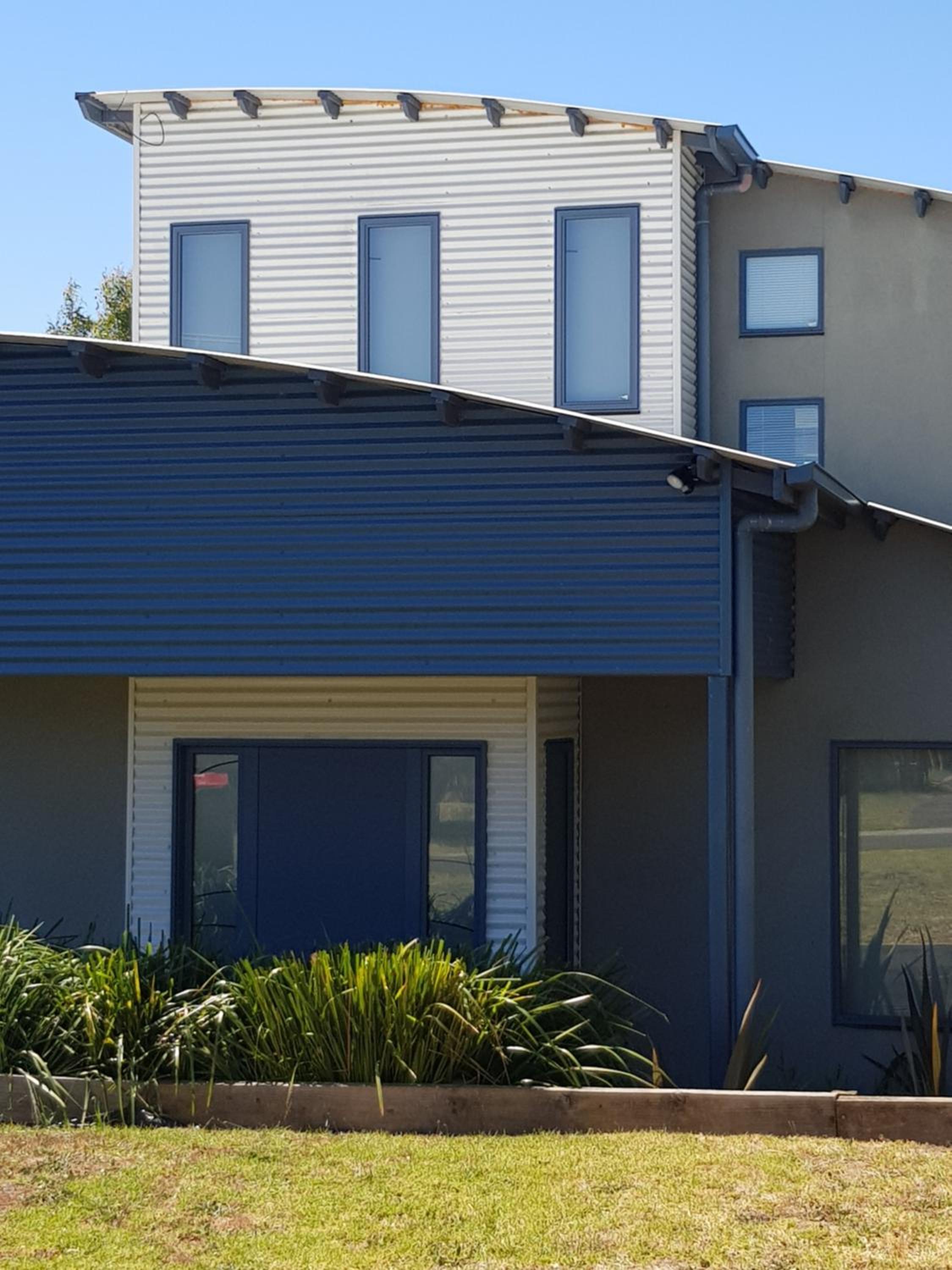 Bay Breeze Beach Holiday Home