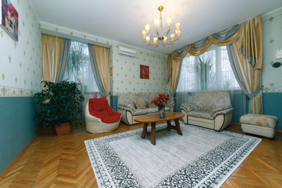 Three-room apartments at the Polytechnic Institute view 2