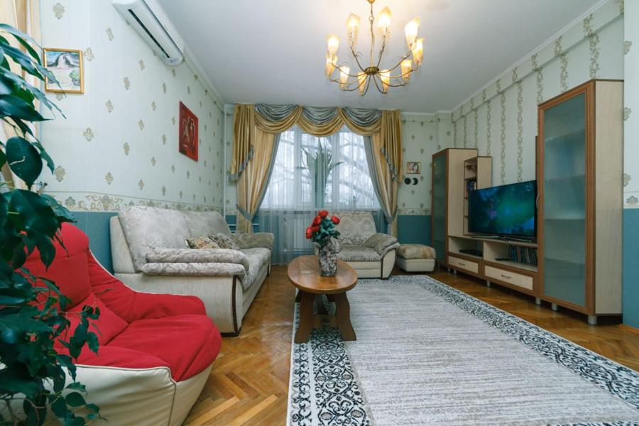 Three-room apartments at the Polytechnic Institute view 3