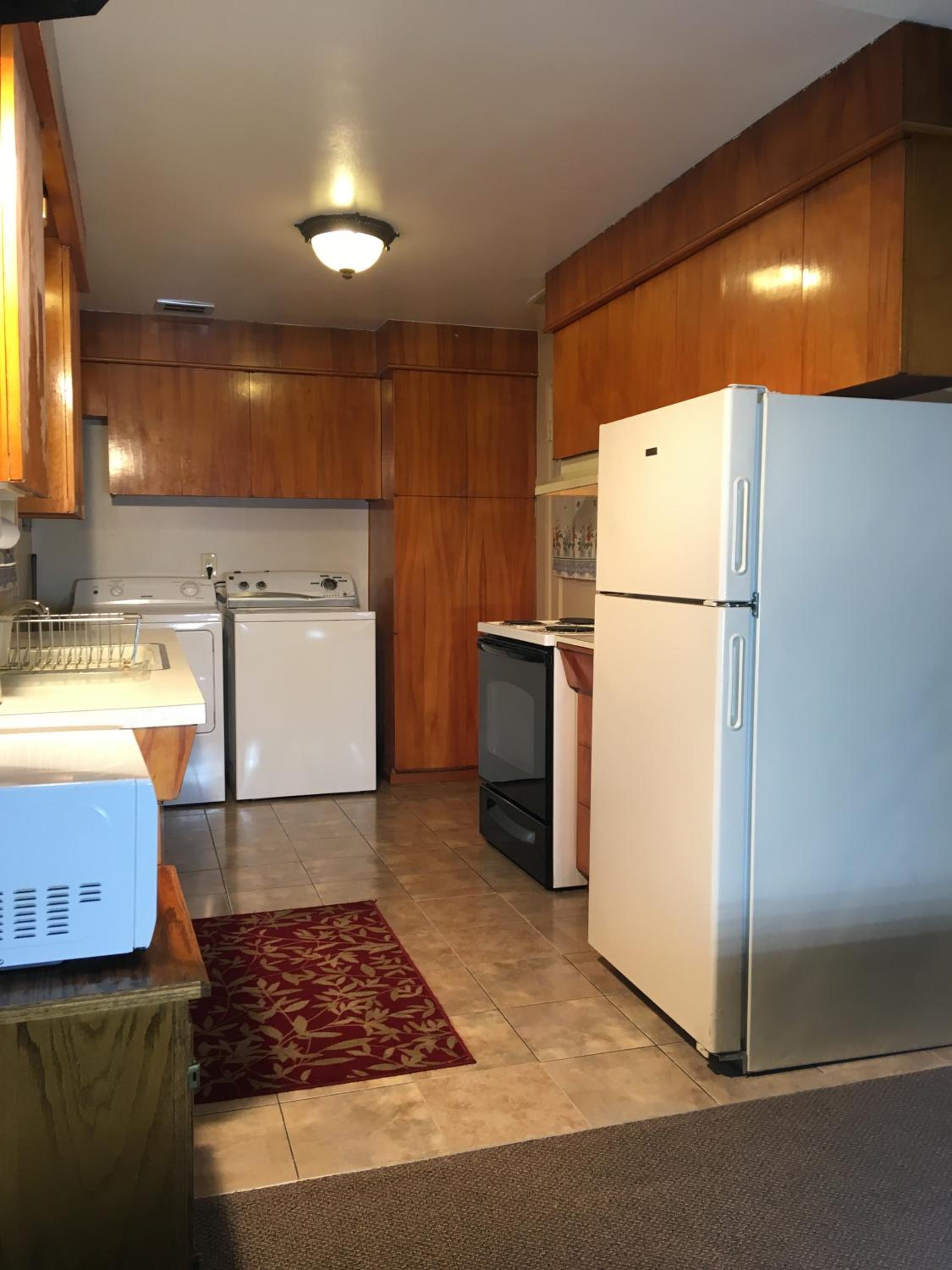 Acorn Motor Inn