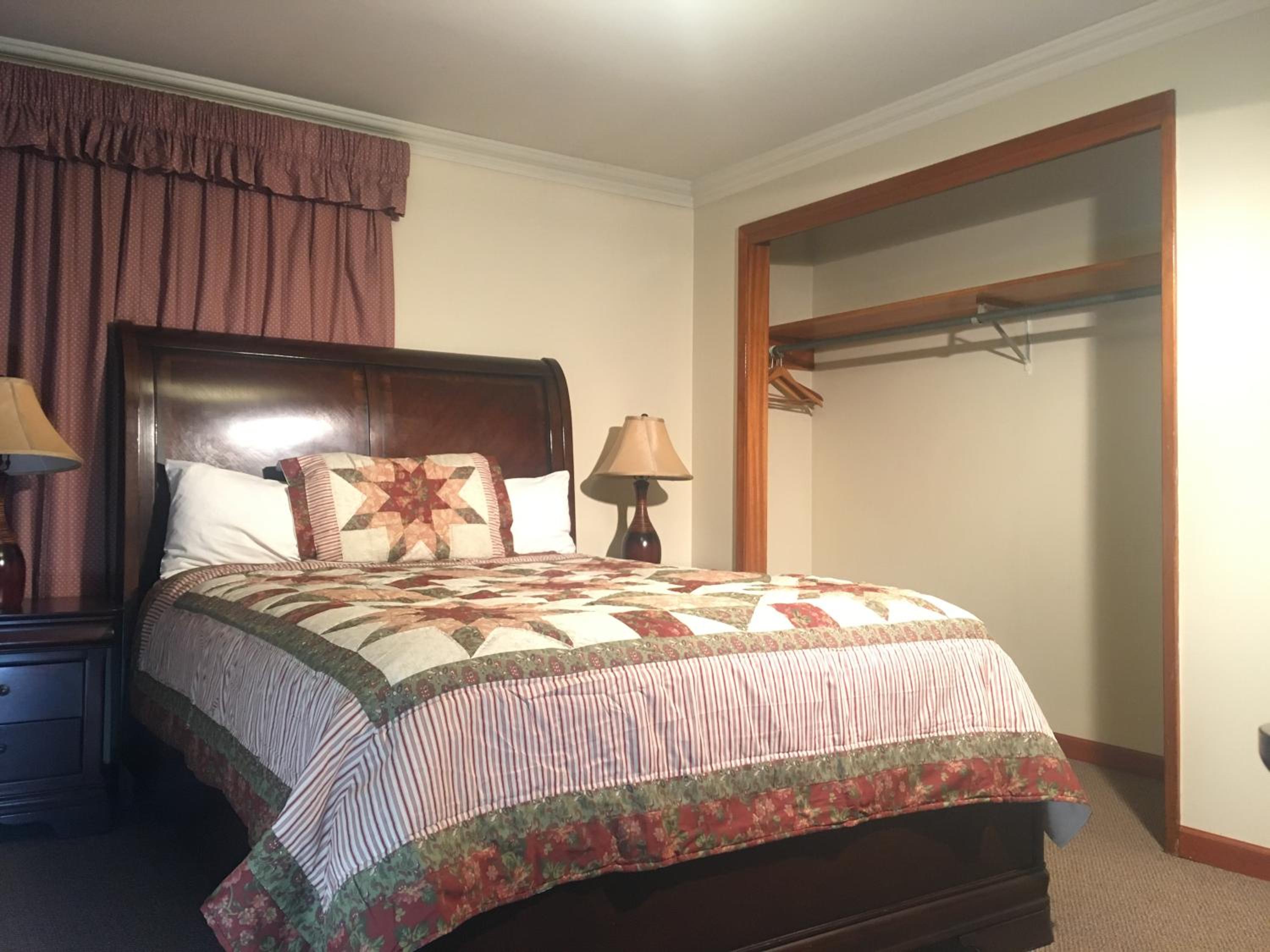 Acorn Motor Inn