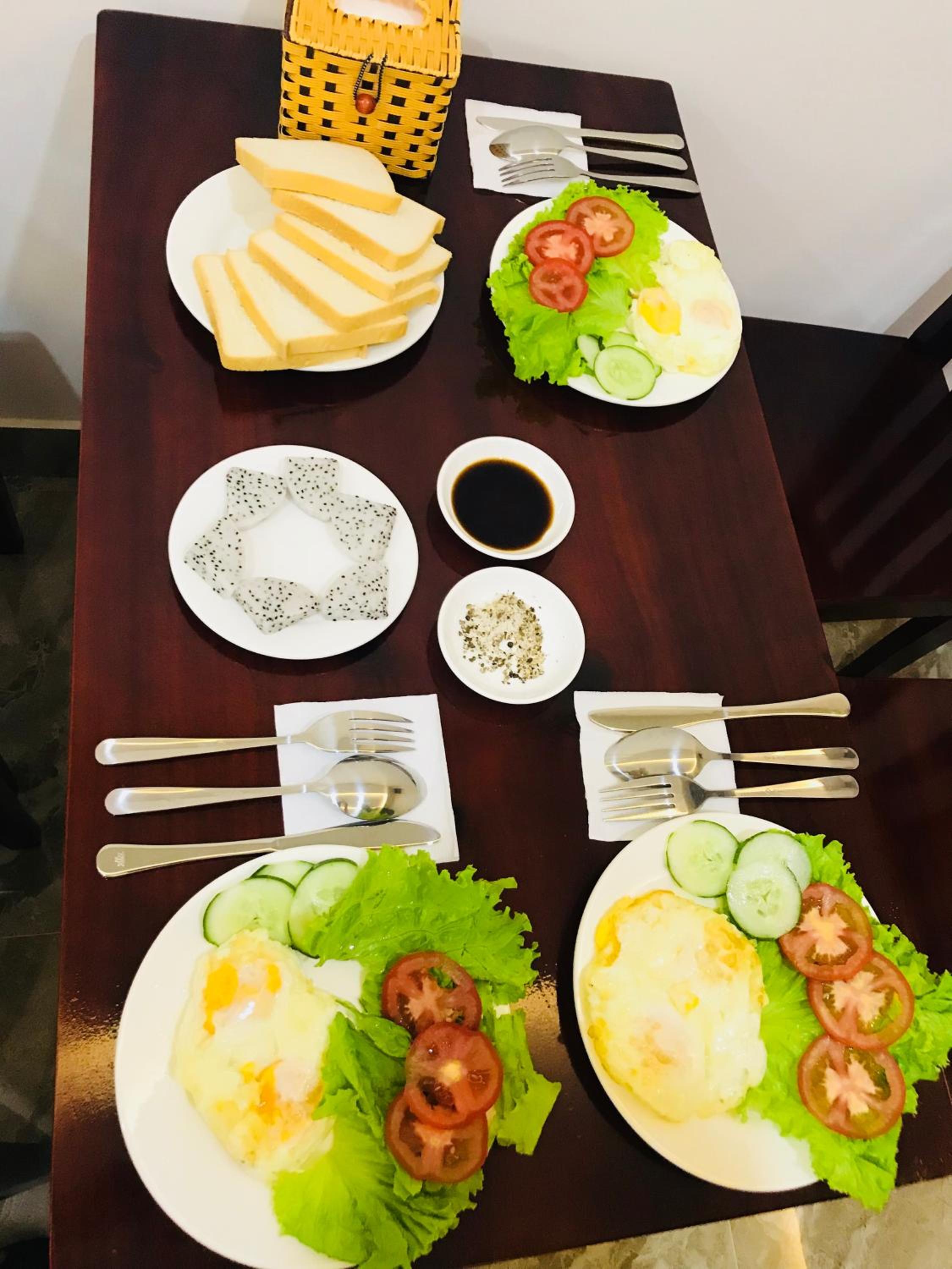 Hưng Long Hostel