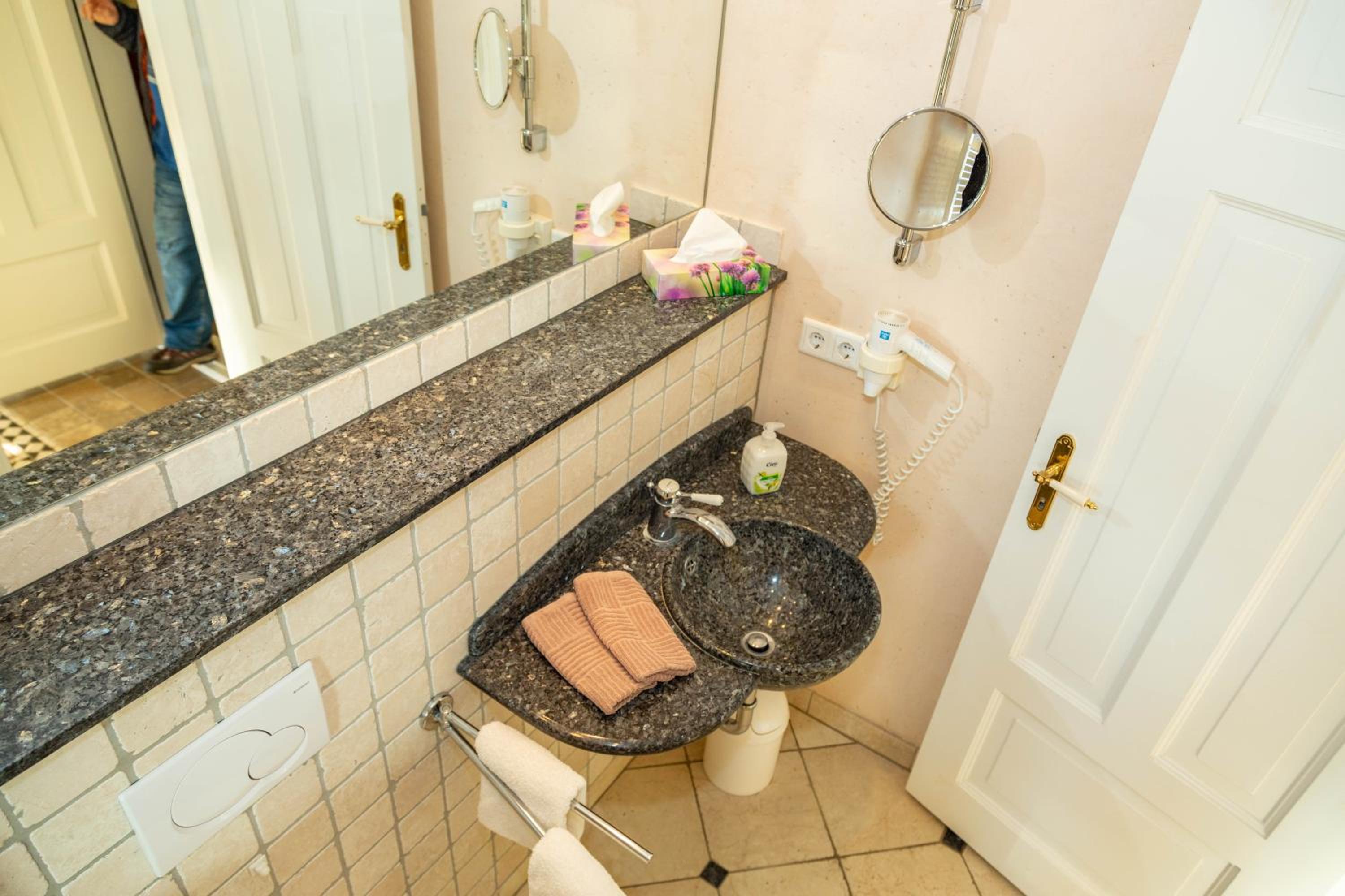 Photo 44
