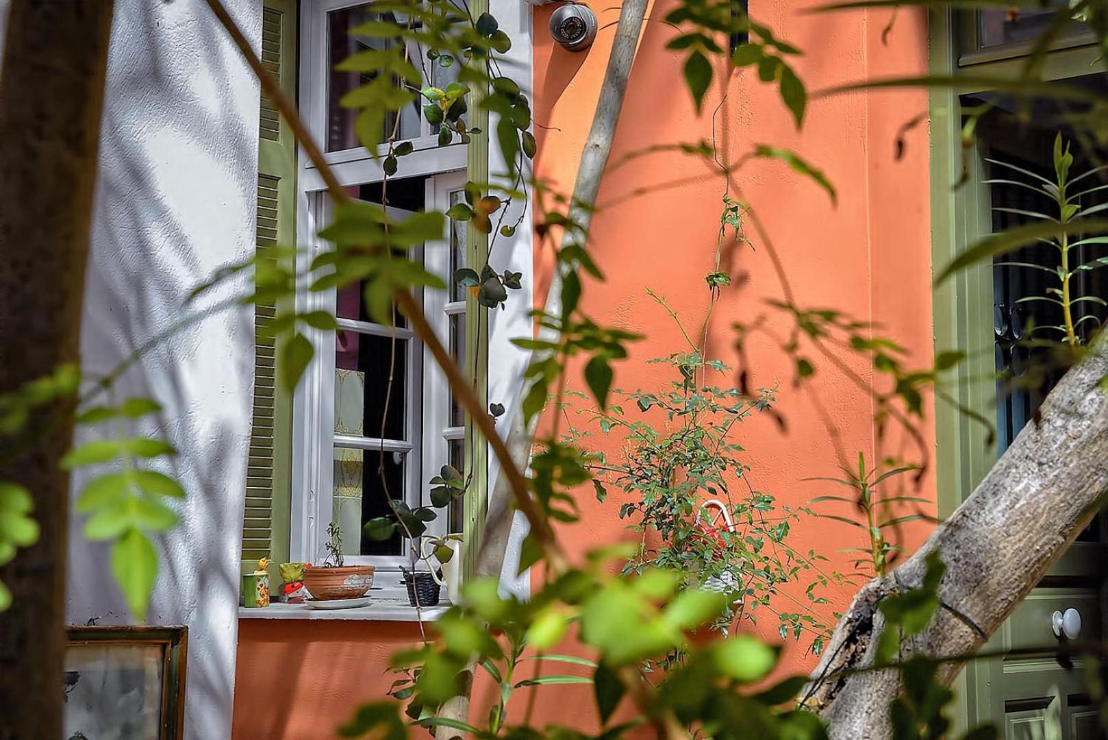 Athens Quinta