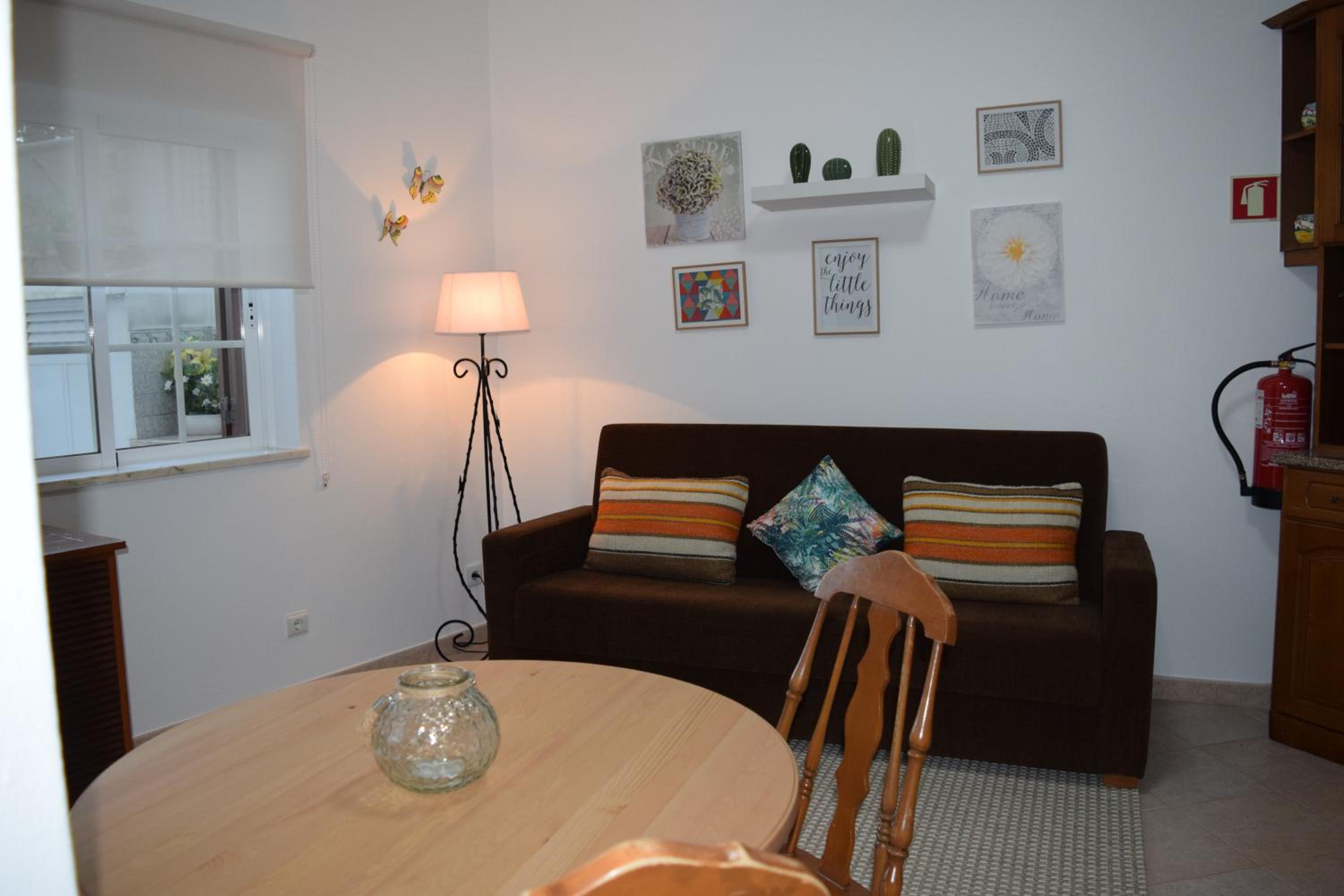 CasaDuarte Courtyard (1 bedroom Apt.) view 5