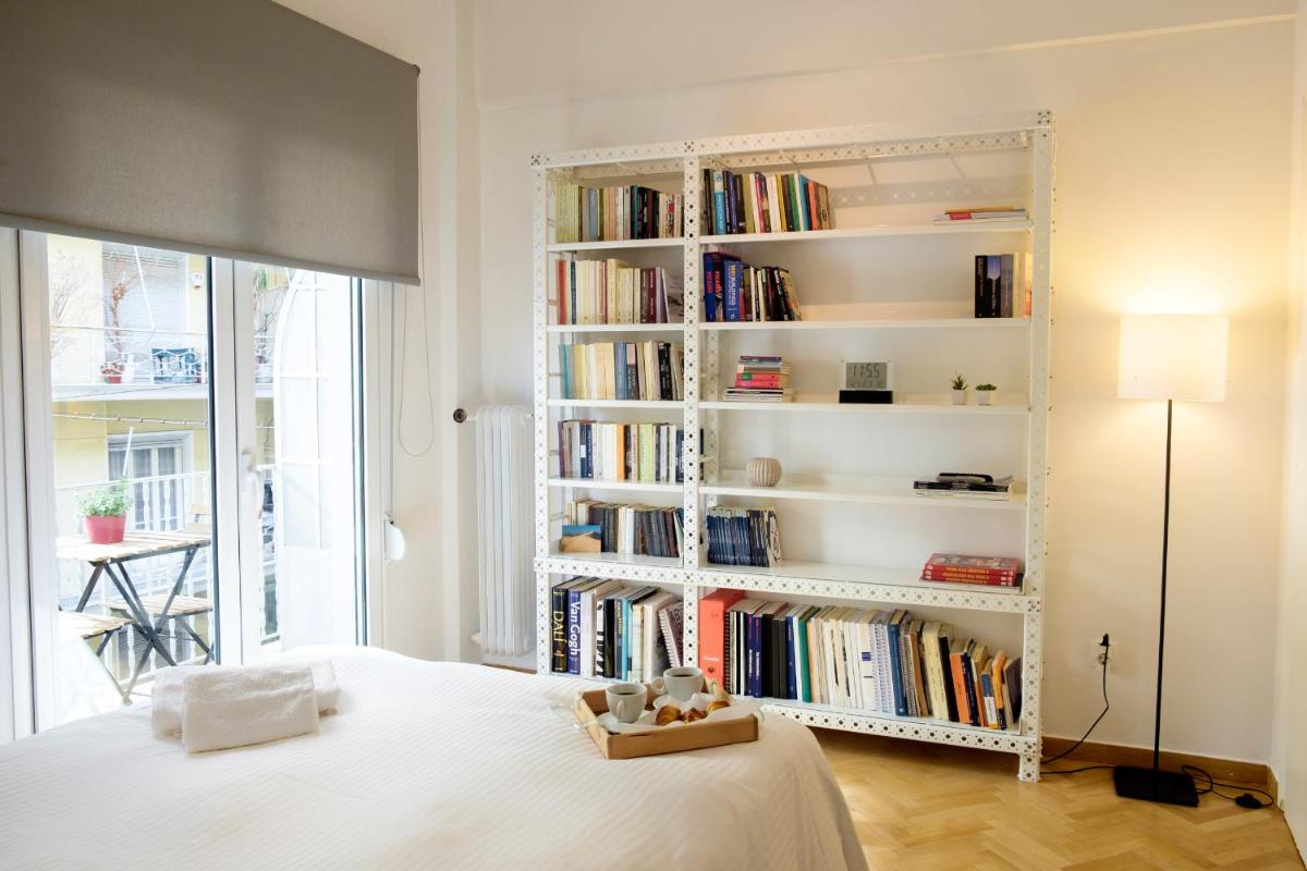 White n Bright Studio Apt