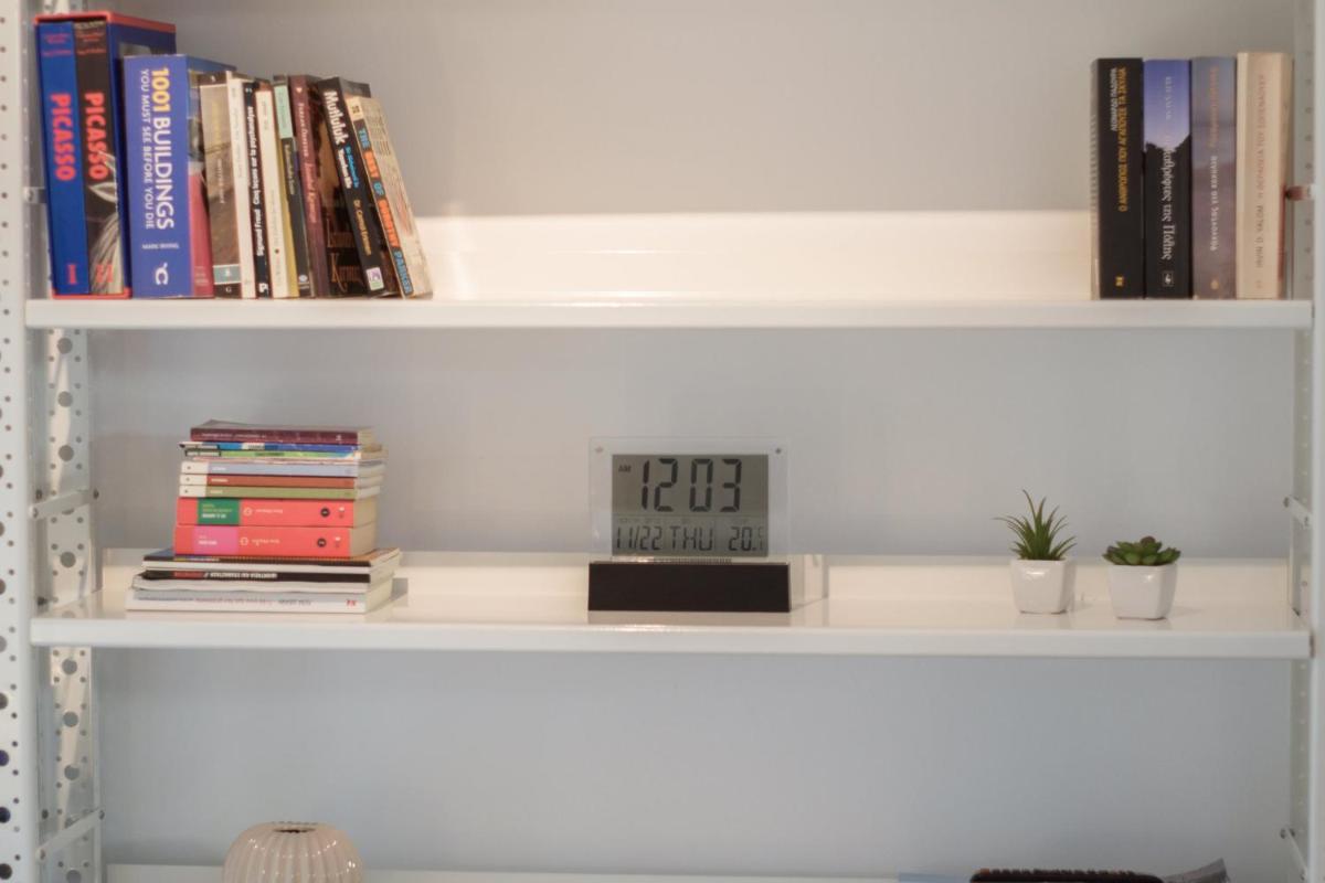 White n Bright Studio Apt