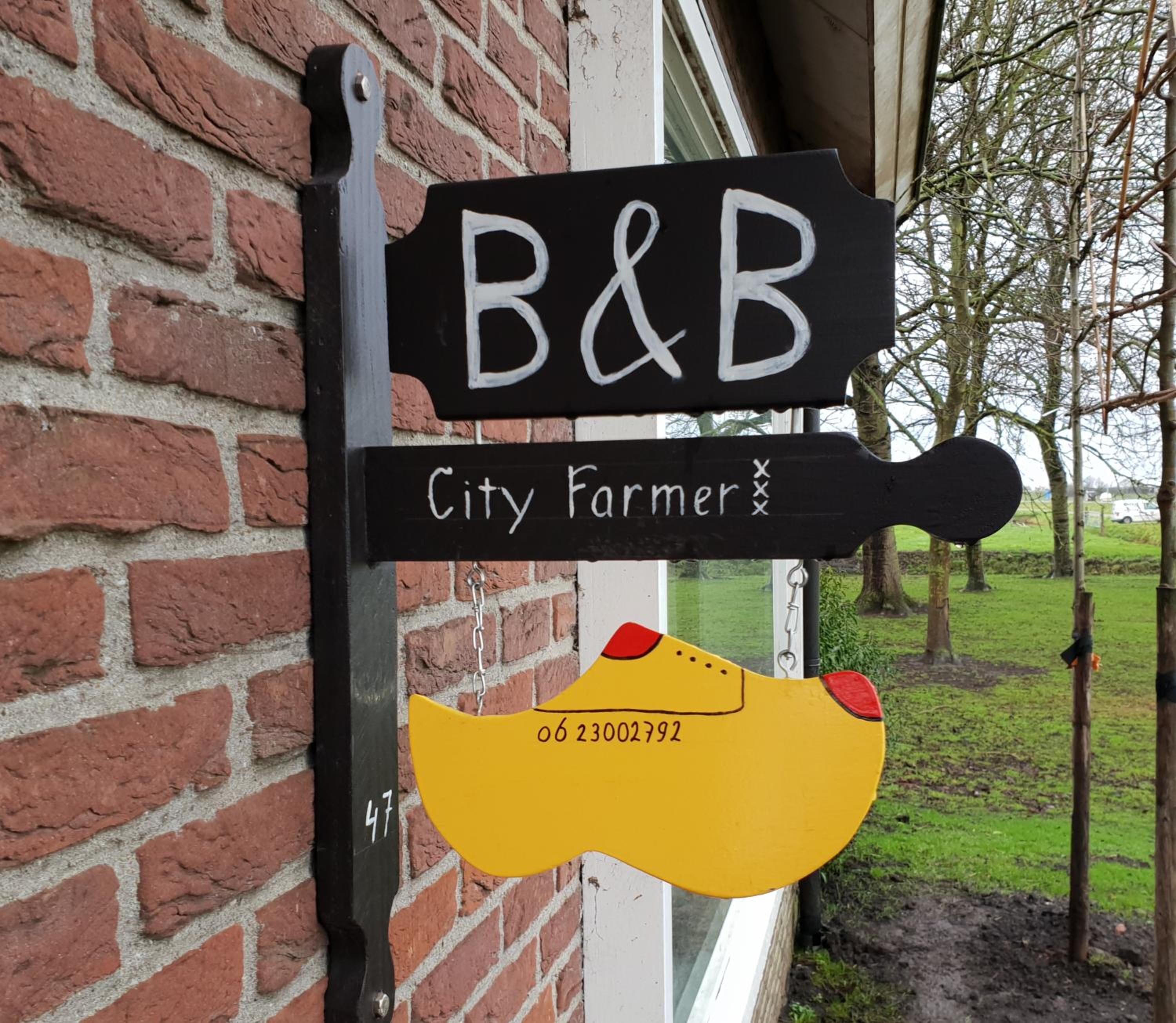 Bed, Bikes and Breakfast, City Farmer Amsterdam a Guesthouse with Free Parking