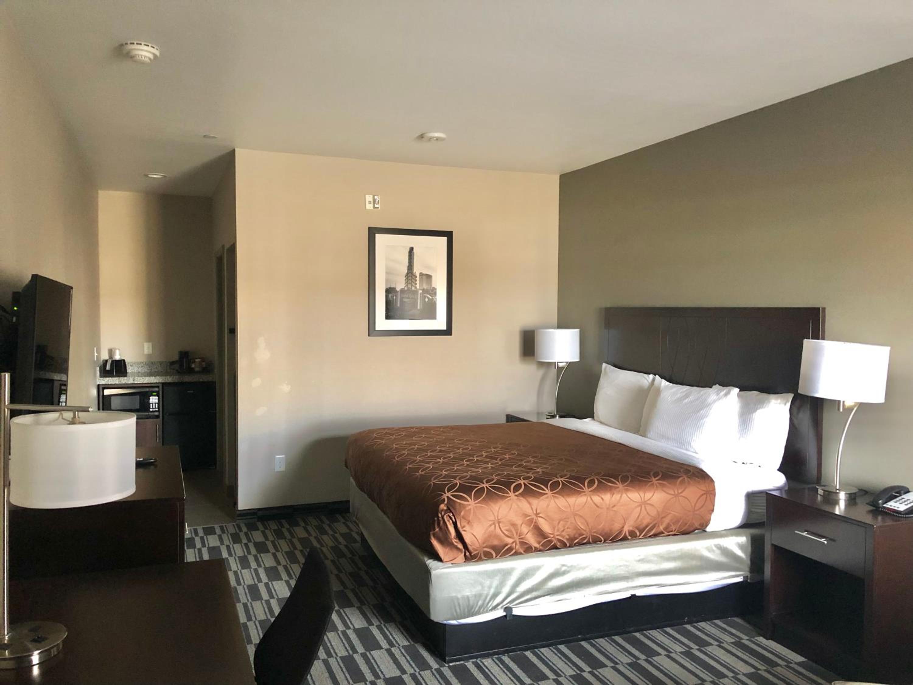 Catoosa Inn & Suites