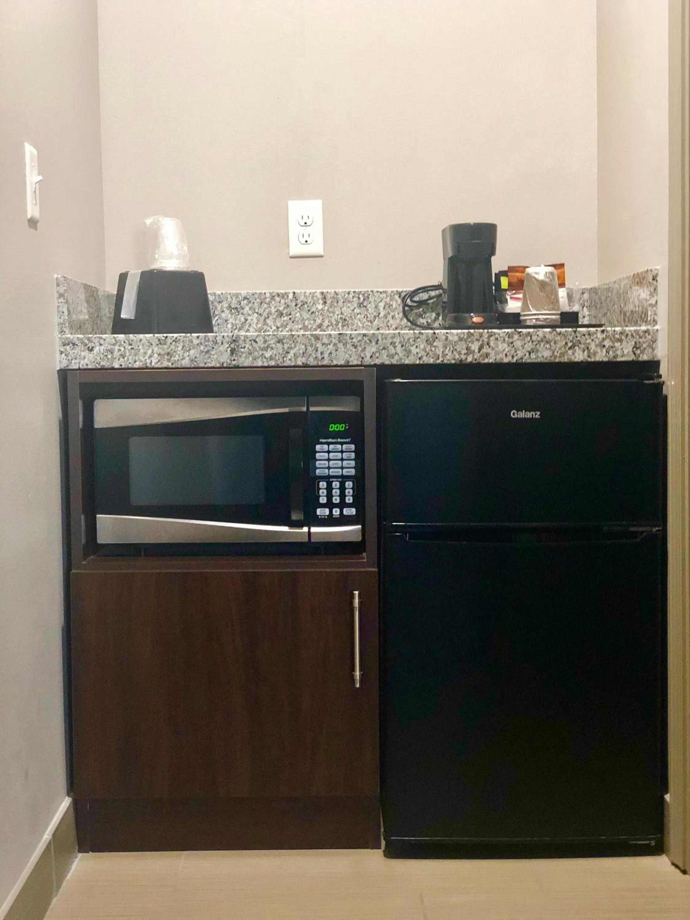 Catoosa Inn & Suites