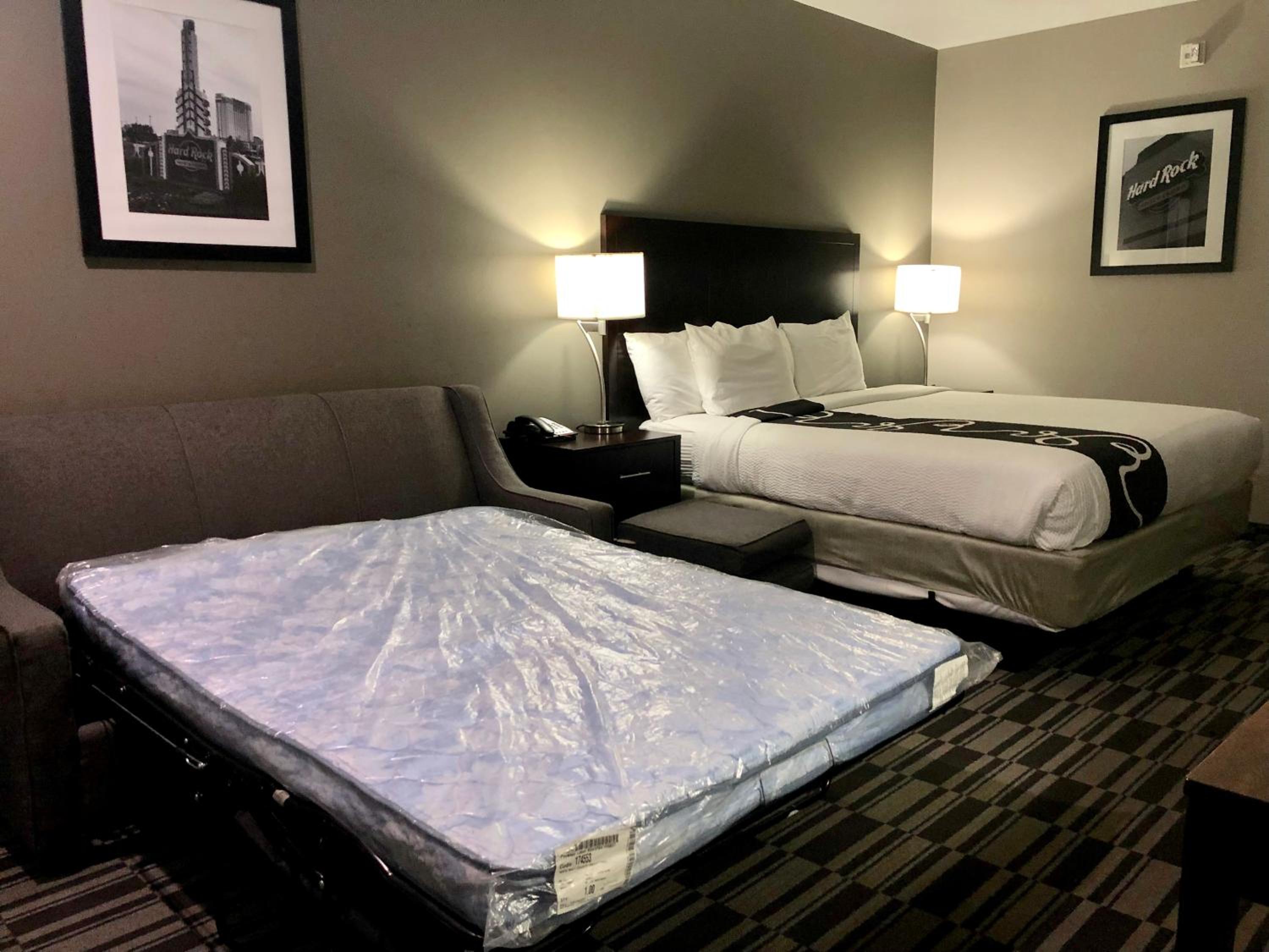 Catoosa Inn & Suites