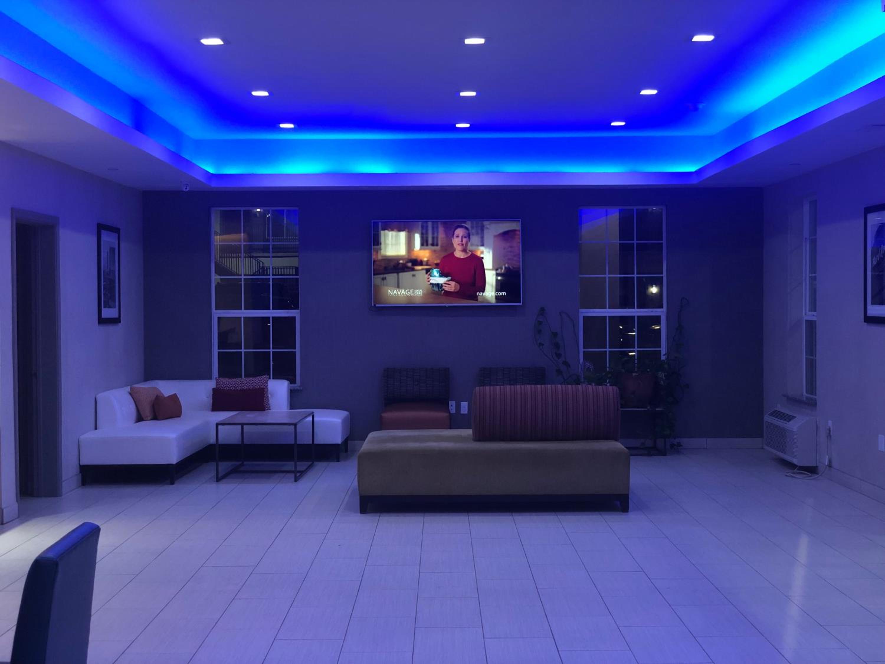 Catoosa Inn & Suites