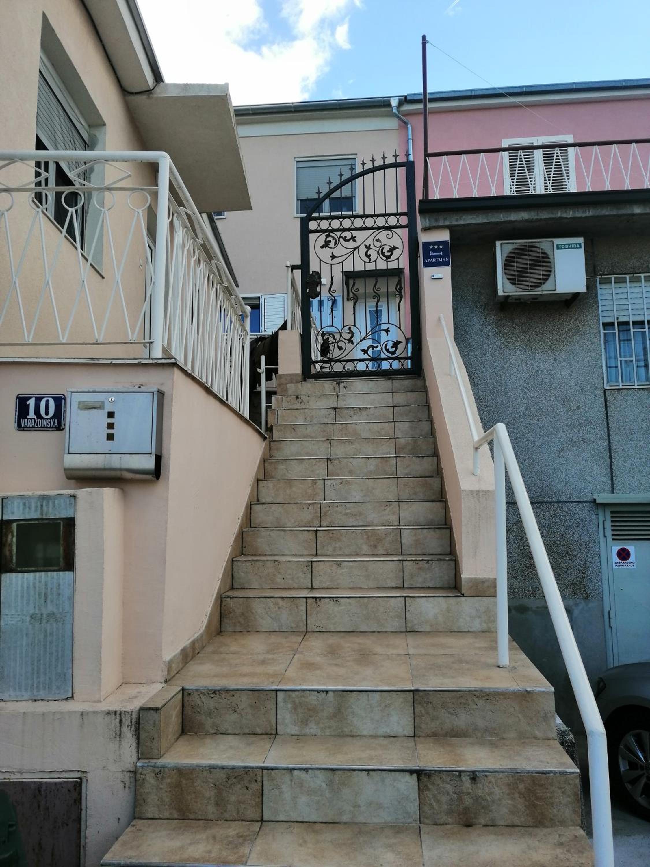Pearl Apartment