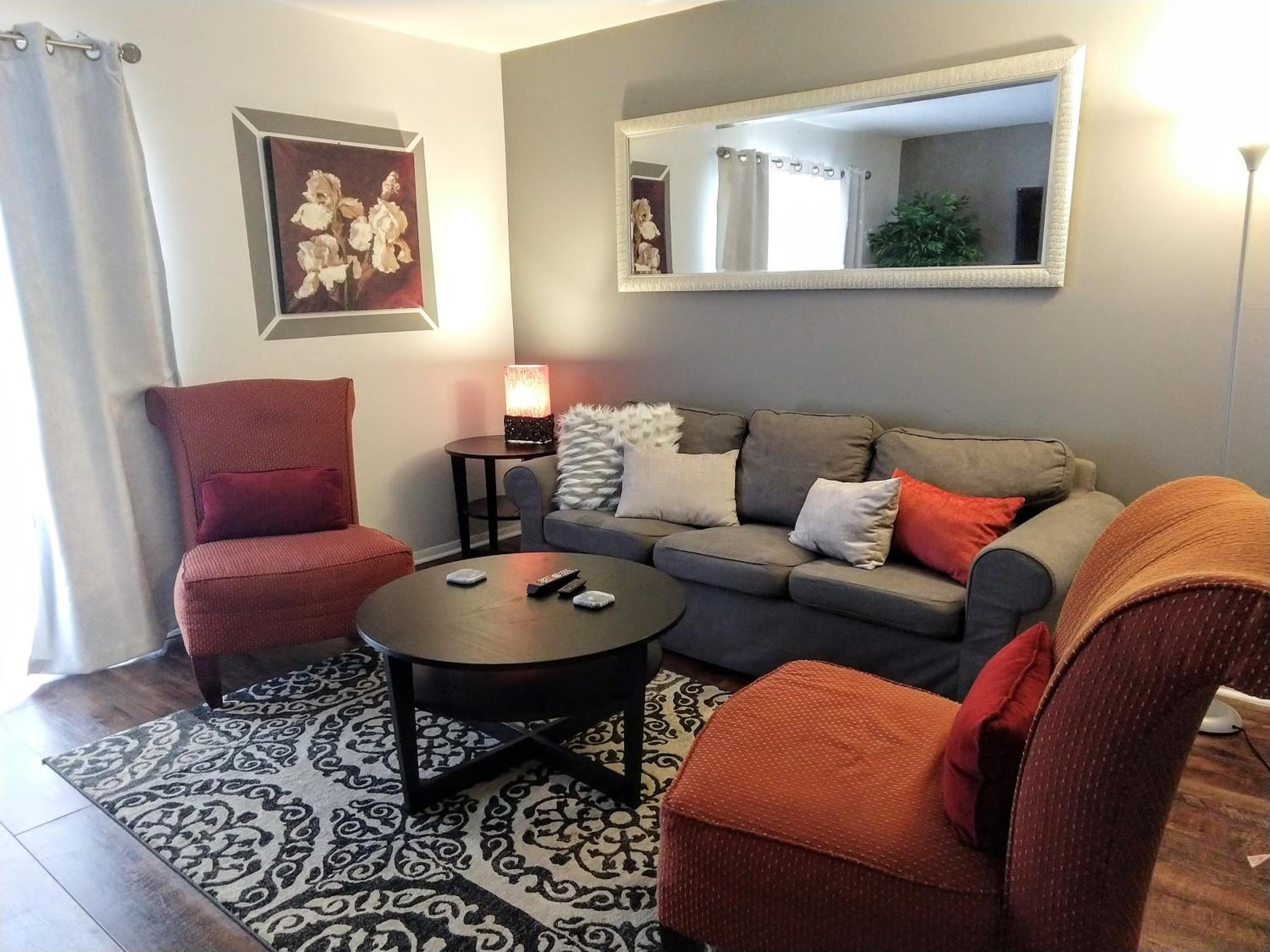 Exclusive Townhome - Central Raleigh Location view 3