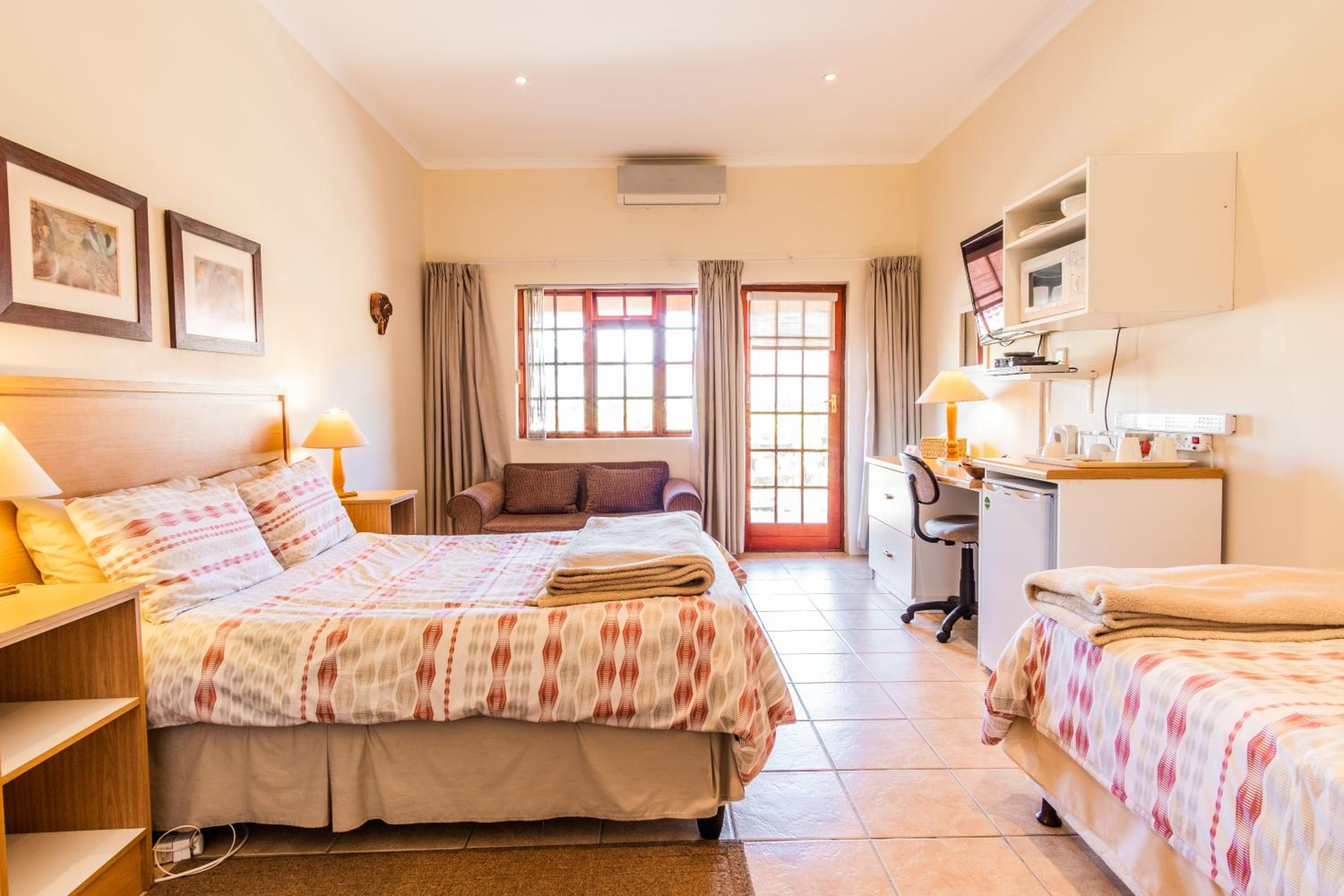 Treetops Guesthouse — photo 10
