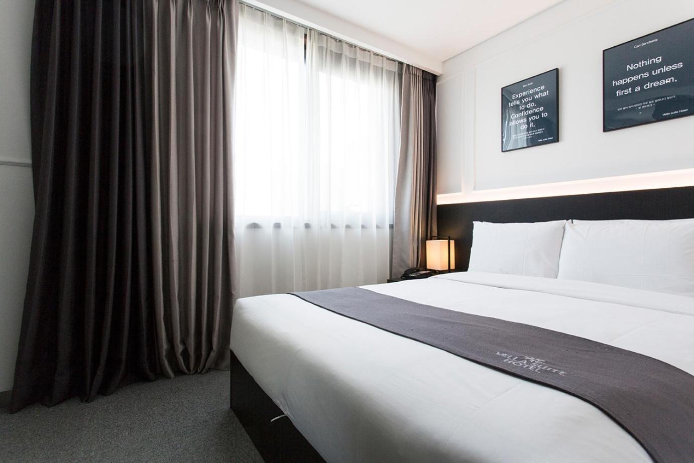 Vella Suite Hotel - Image 2