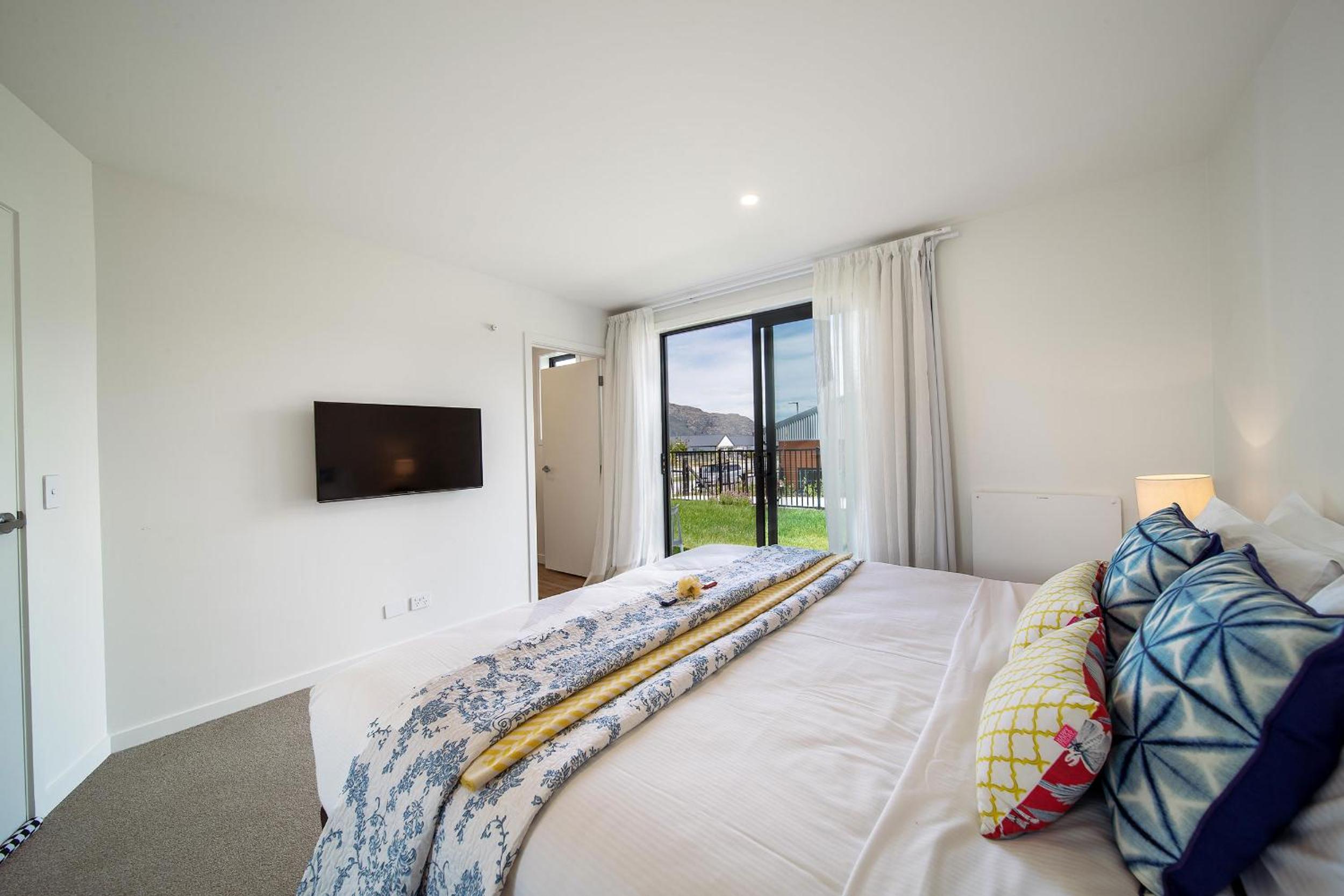 MyHolidays, Shotover, Delux Ensuite rooms view 4