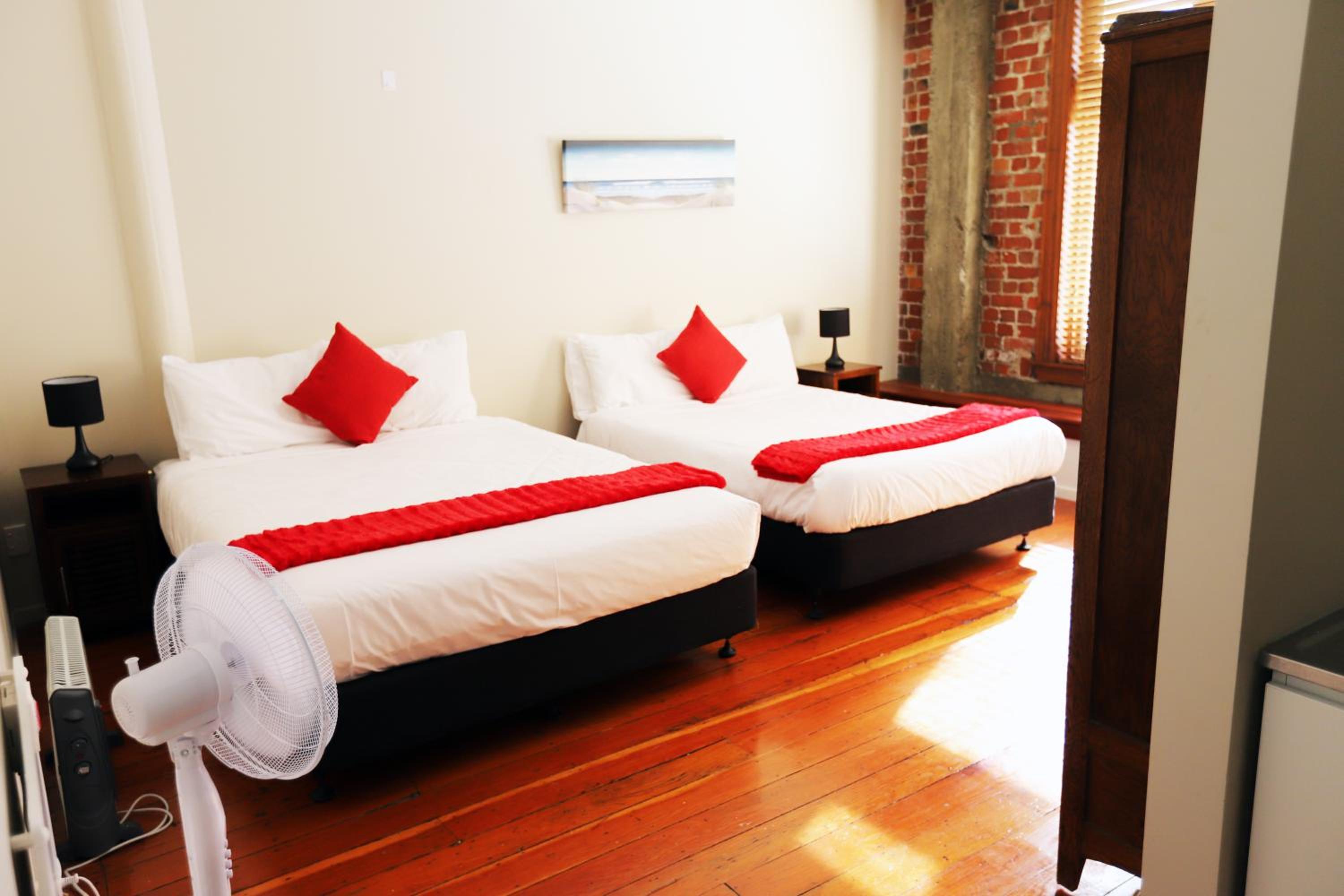 Hotel Aura Hotel - Image 1