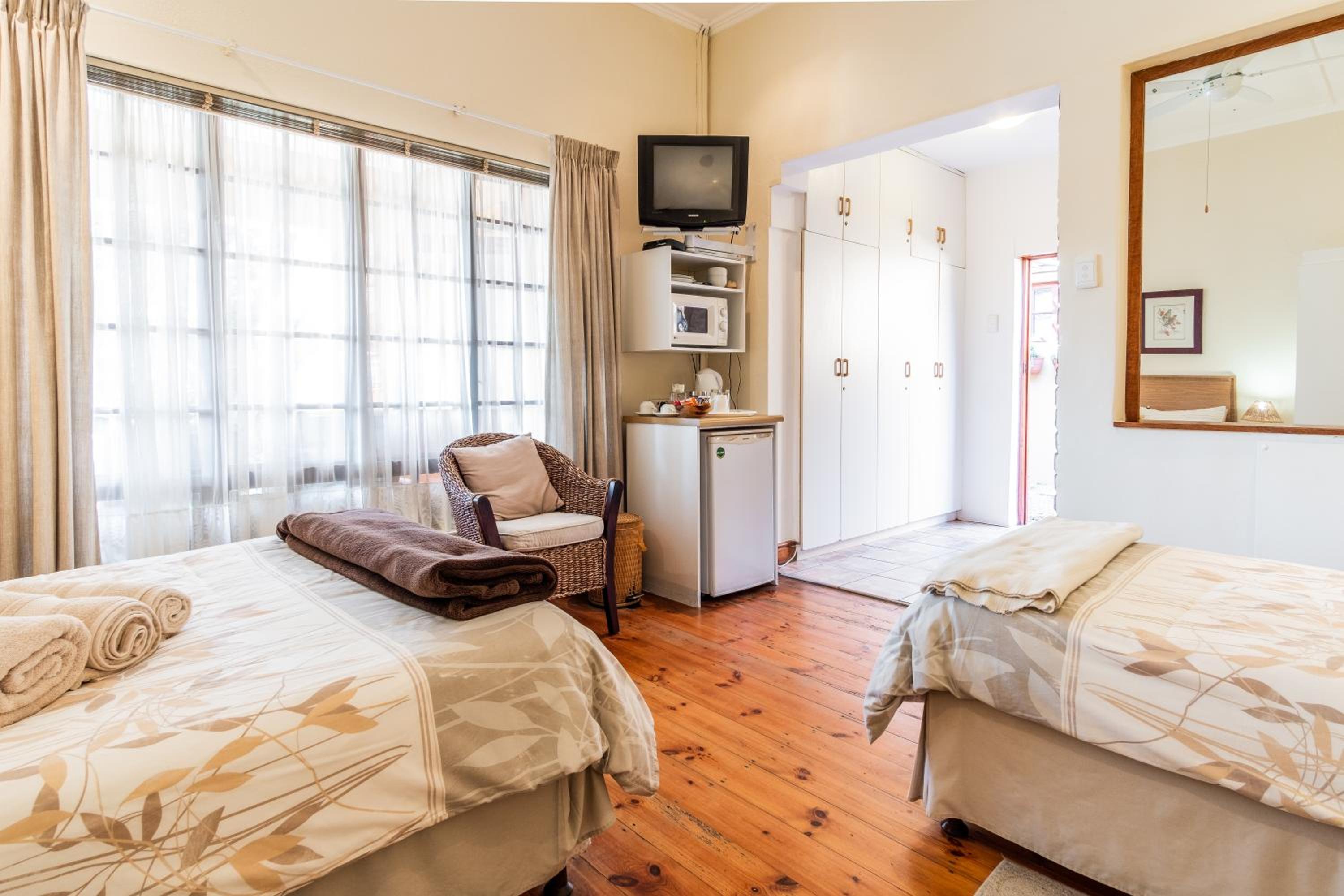 Treetops Guesthouse — photo 38
