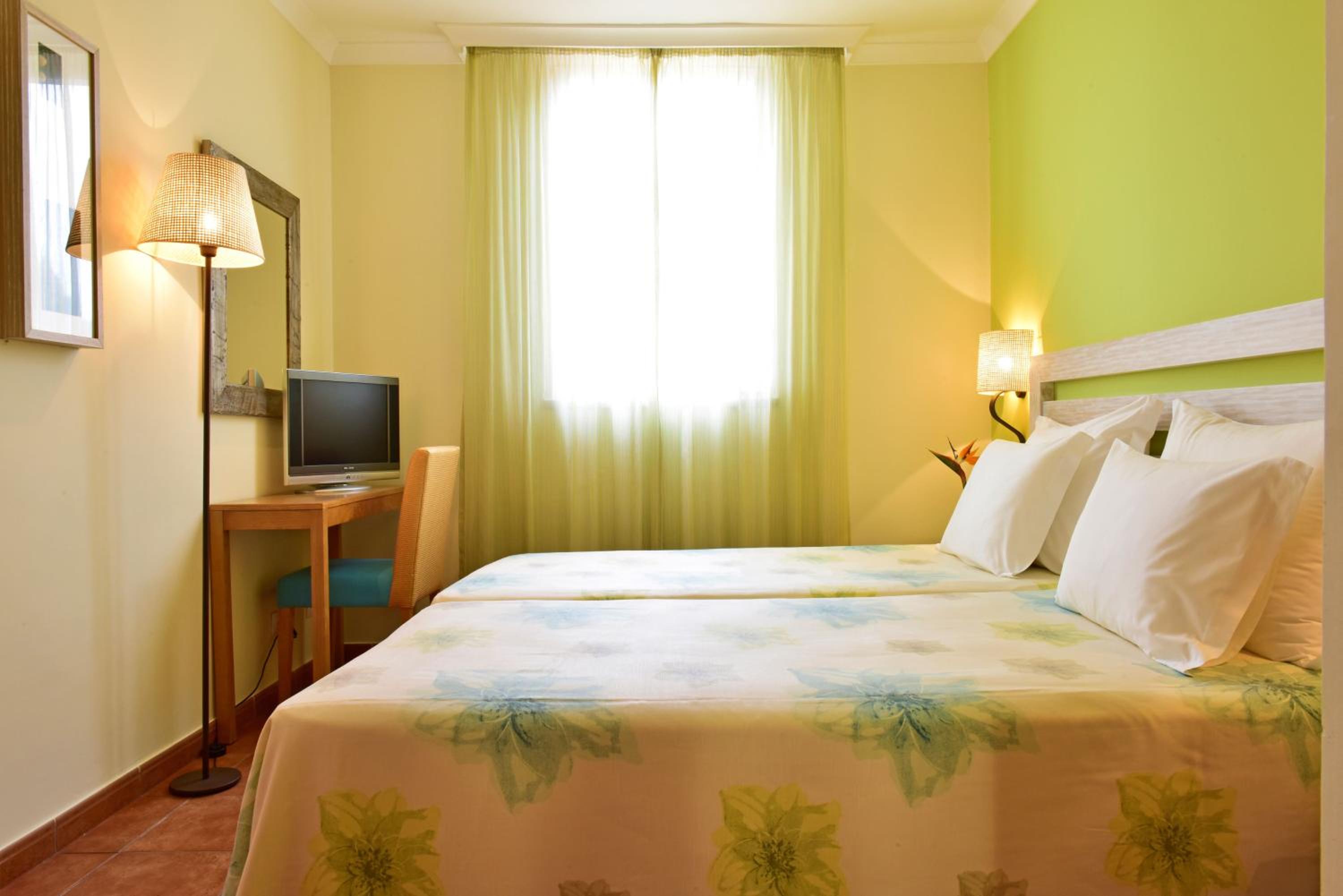 Armacao de Pera Vacations - Pestana Viking Beach  SPA Resort - Property Image 2