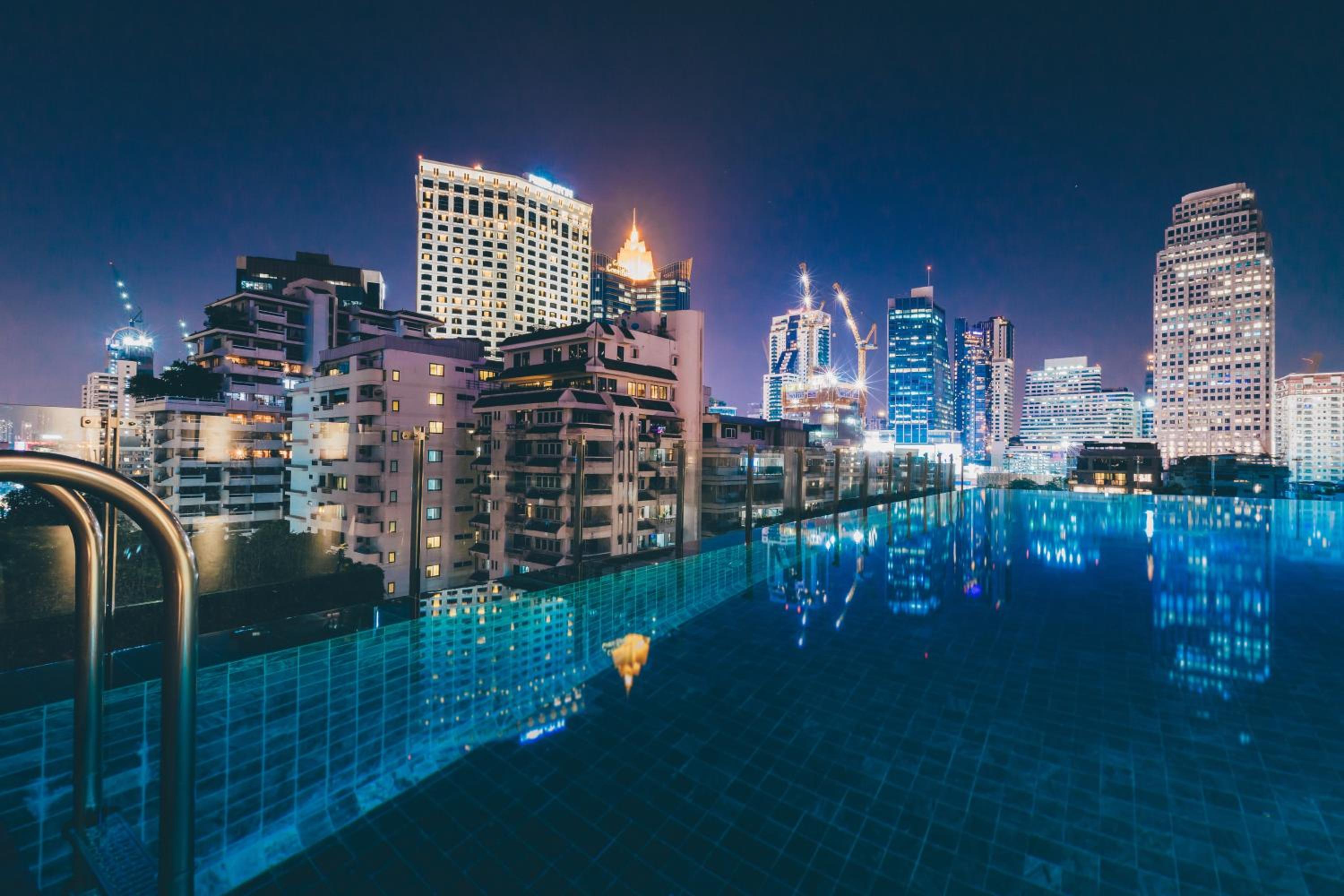 Sukhumvit Asok Modern Suite