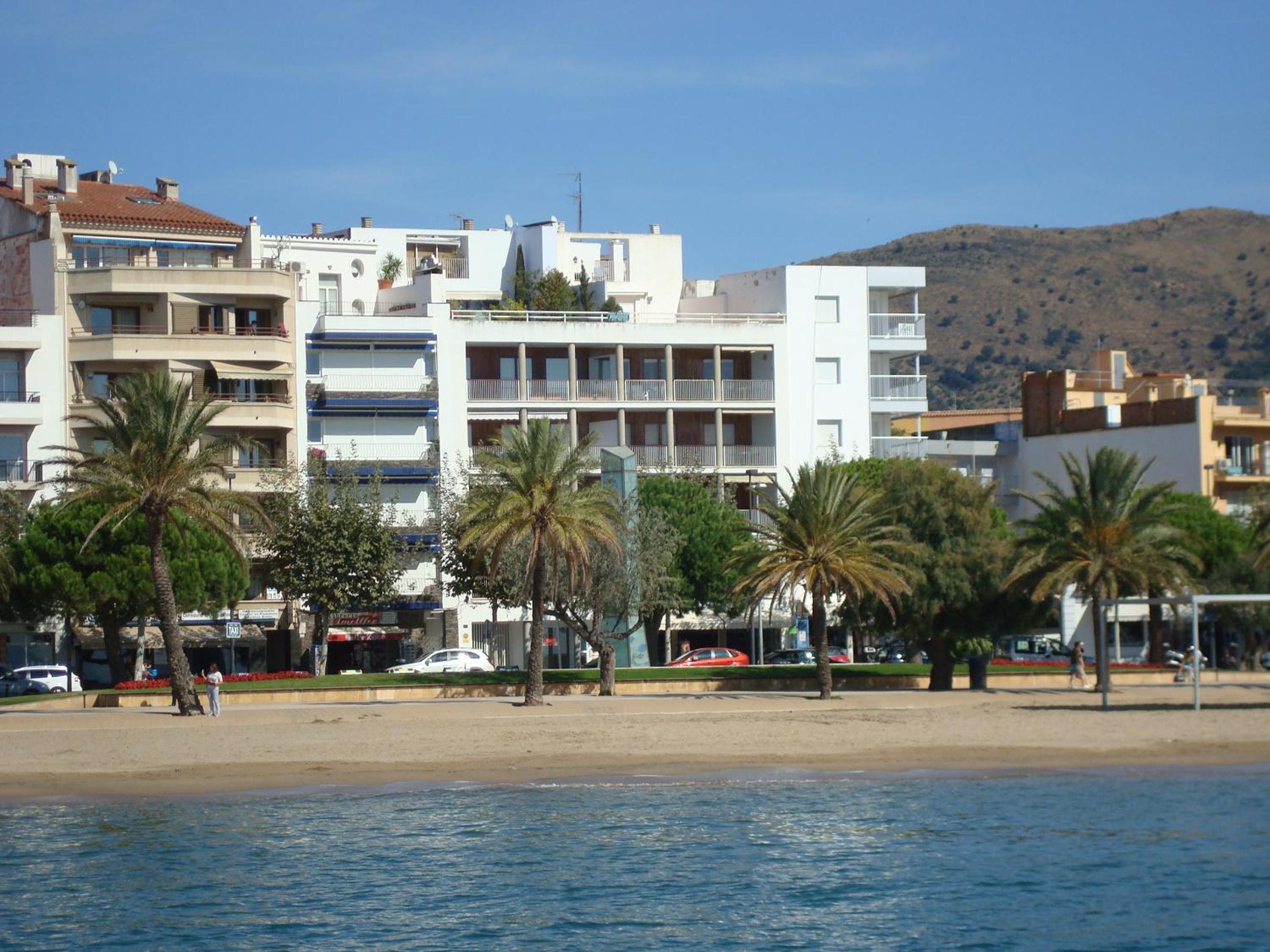 Llevant 3 1 Centro Roses - Barneda Premium view 3
