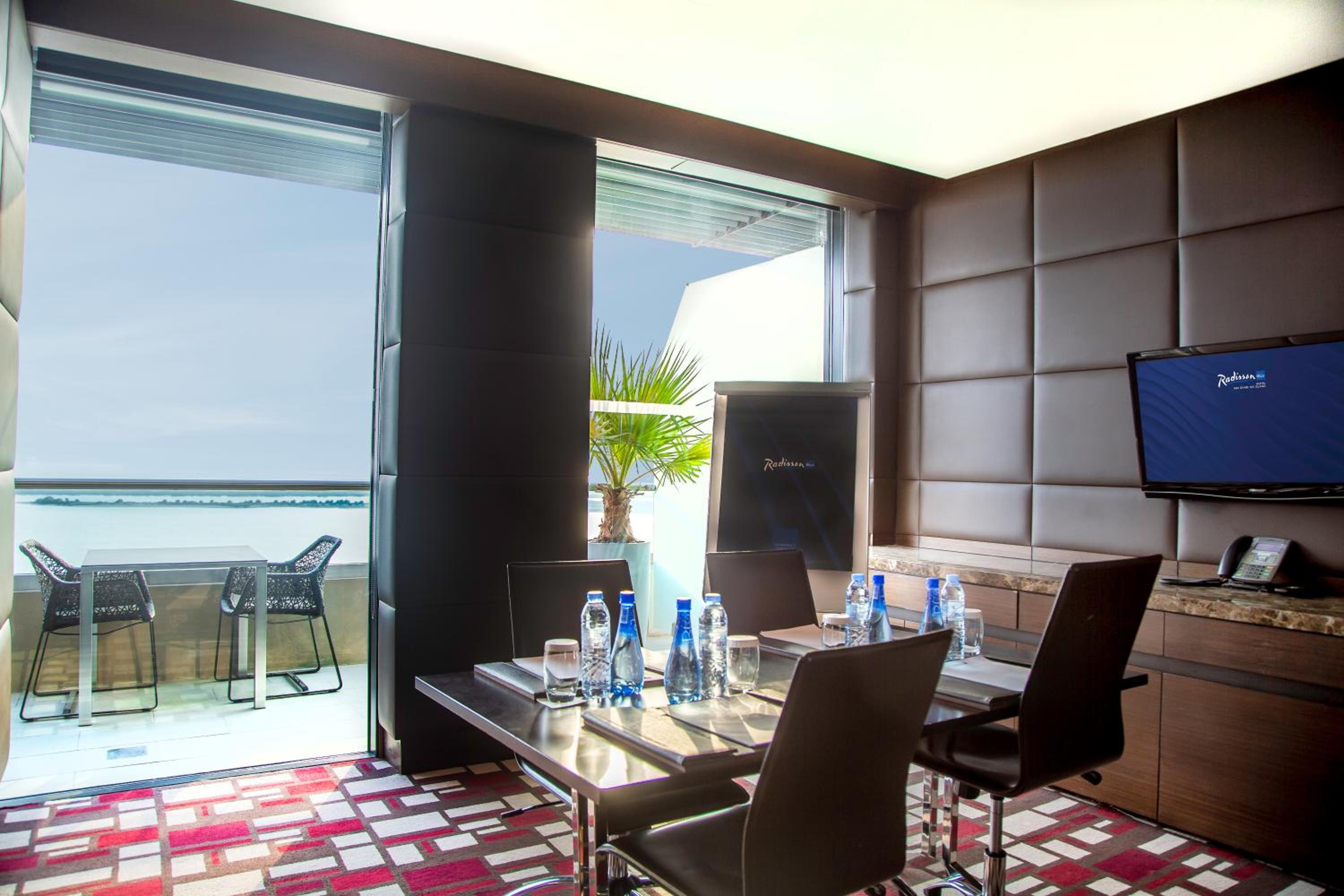 Yas Plaza Mangroves by IHG