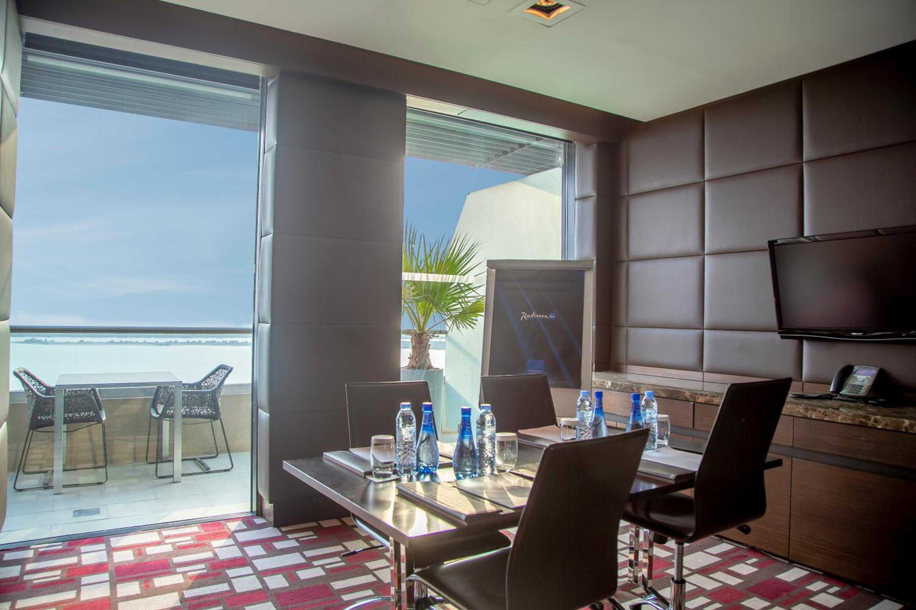 Yas Plaza Mangroves by IHG