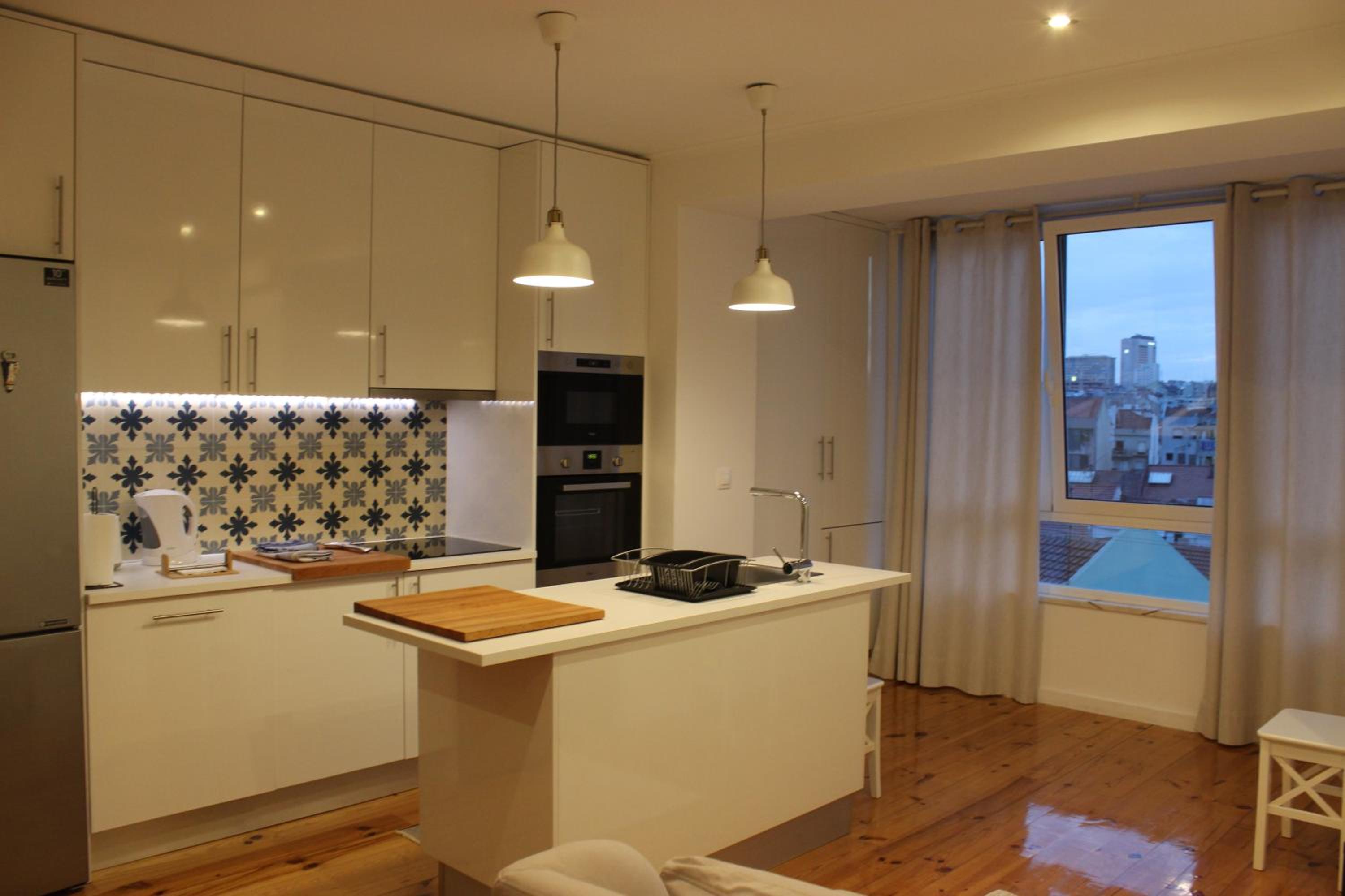 3 BR Penthouse with A/C and Private Terrace view 4