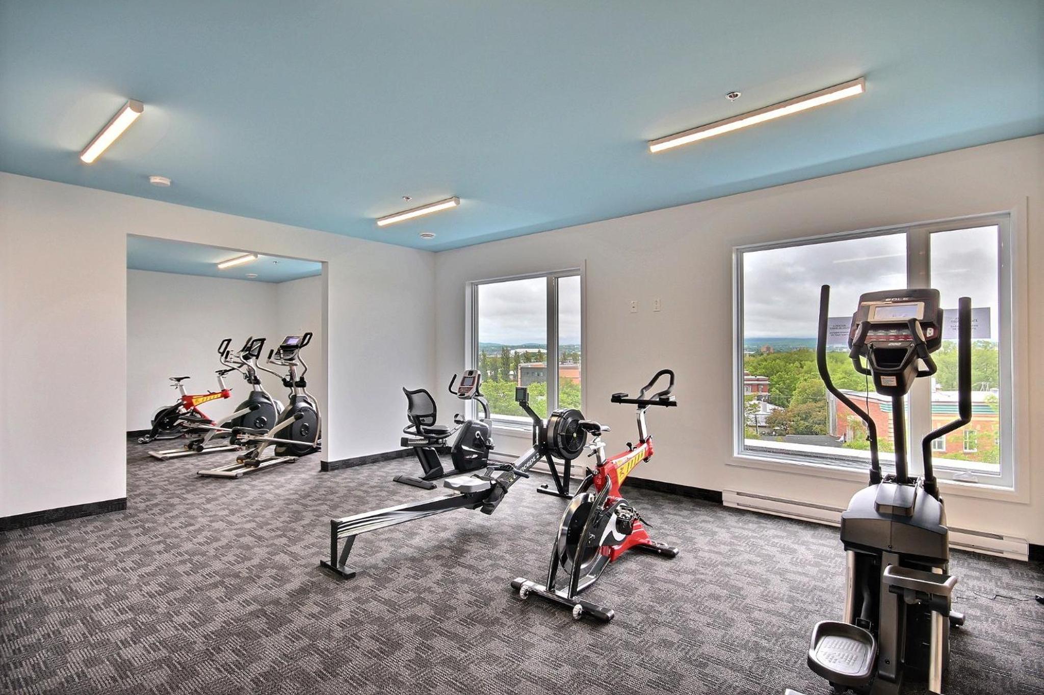 La vie est belle: FREE PARKING, GYM, ROOFTOP TERRACE