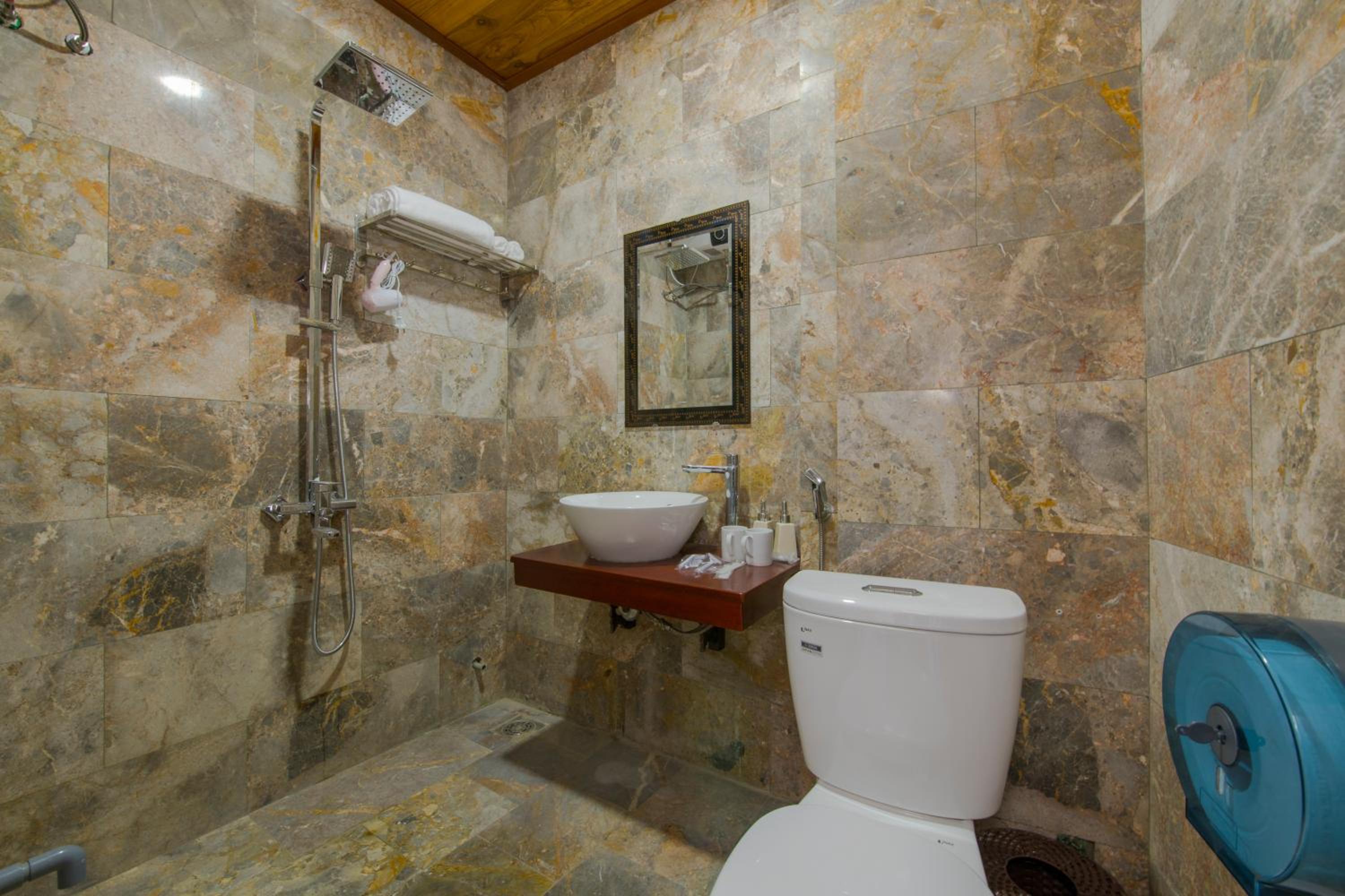 Photo 12