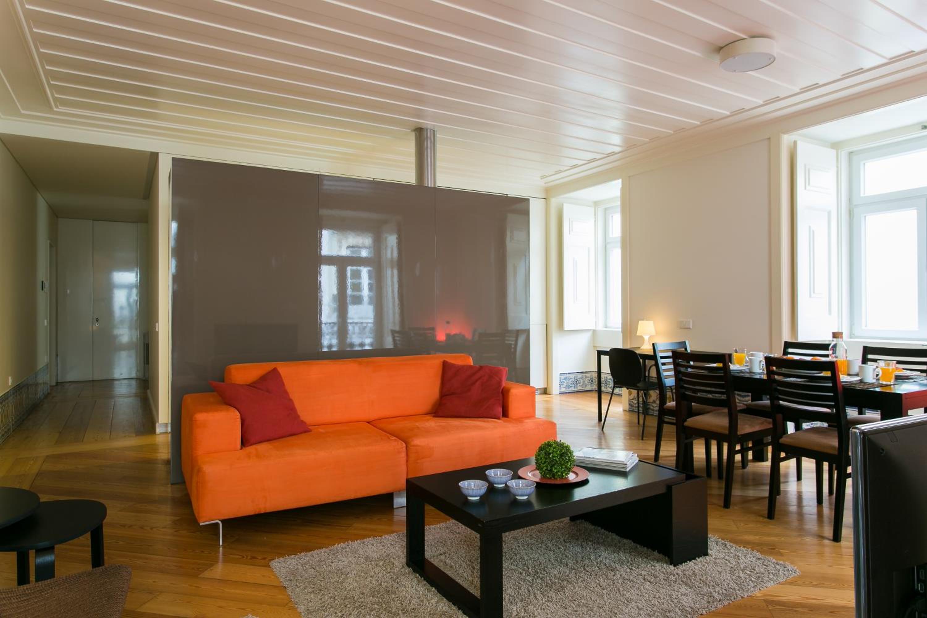 GuestReady - Sleek flat near Santa Justa Lift view 2