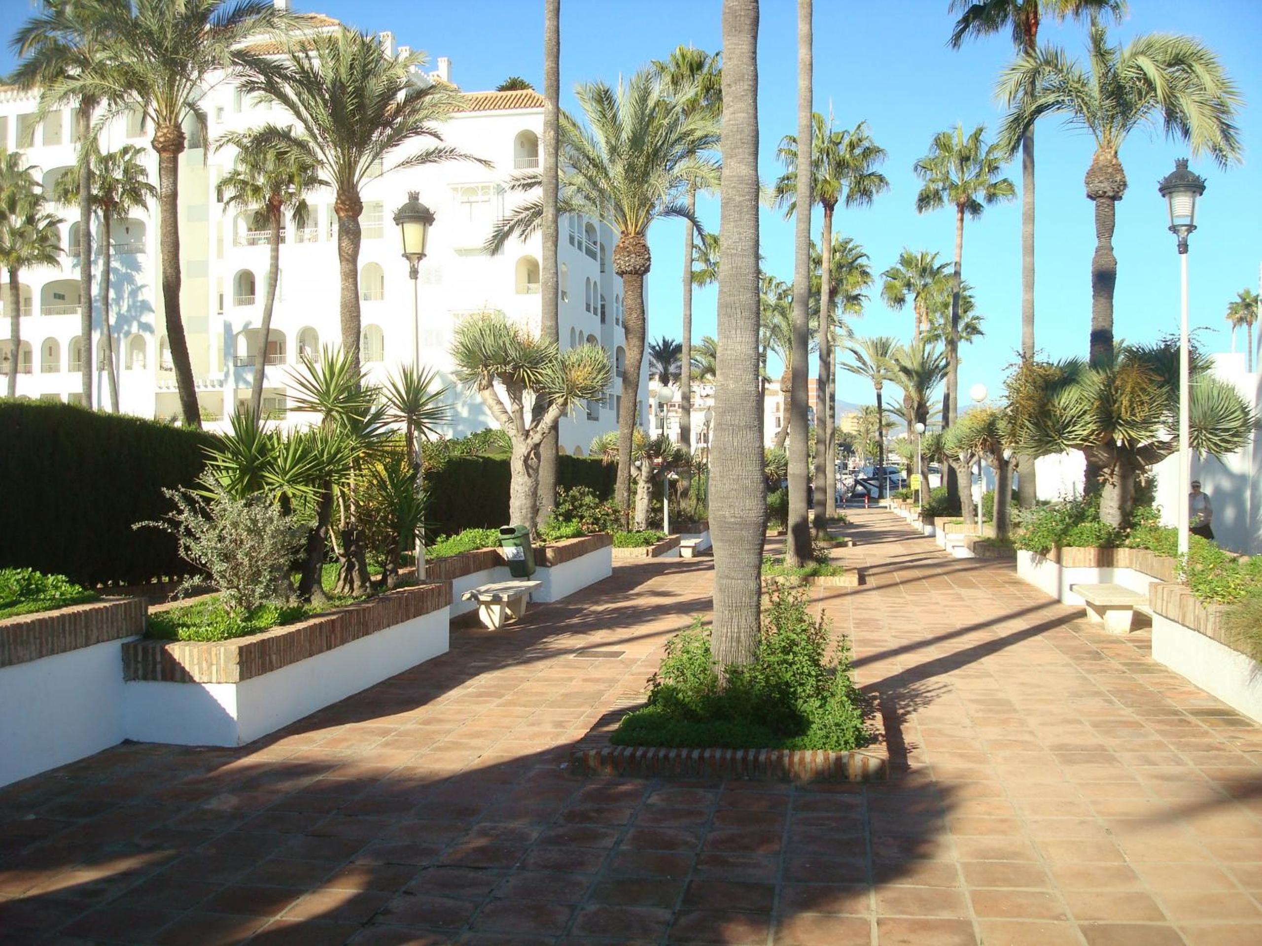 2252-Amazing apt on beach, port view from terrace! view 4
