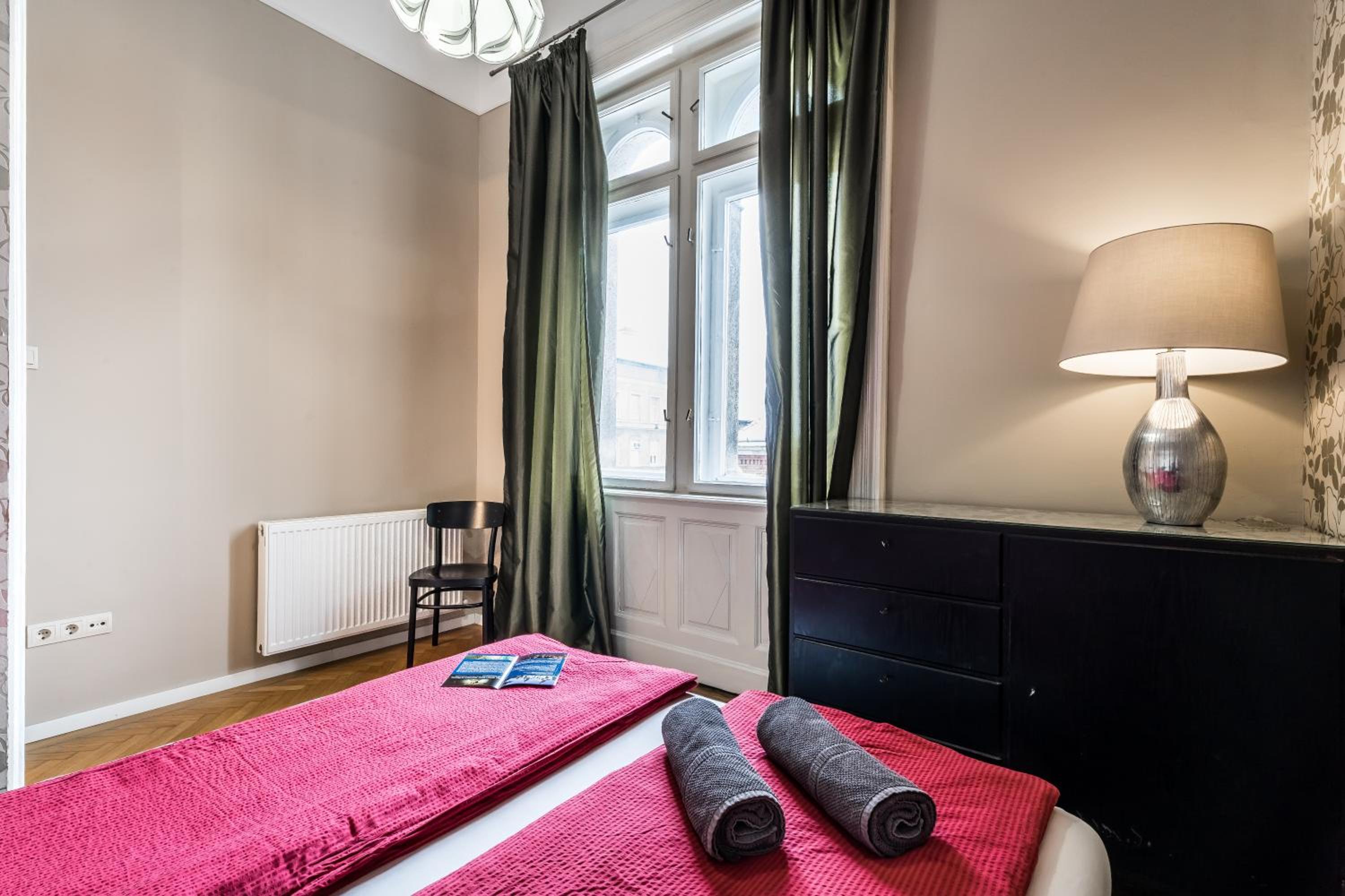 BERTA - 4 Bedrooms, 3 Baths view 2