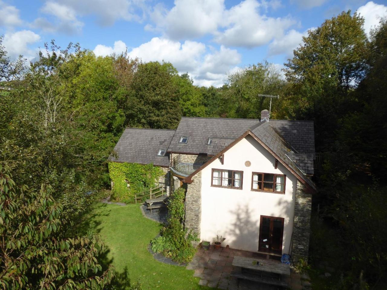 Hotel Ceridwen Holiday Home
