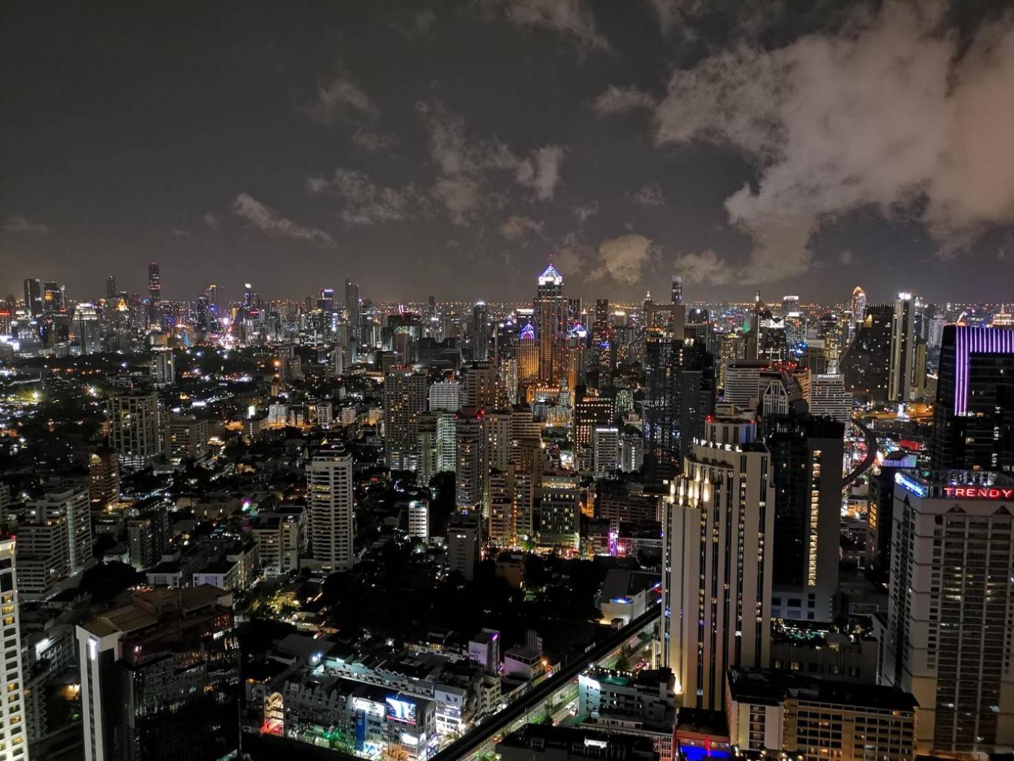 Luxurious & Romantic in the Heart of BKK. MRT/BTS!