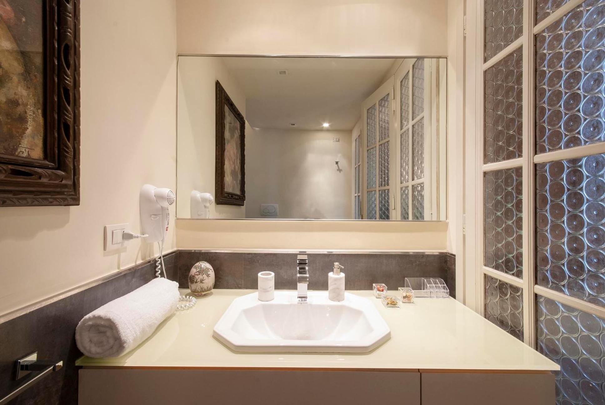 Bea Suites Luxury Rooms