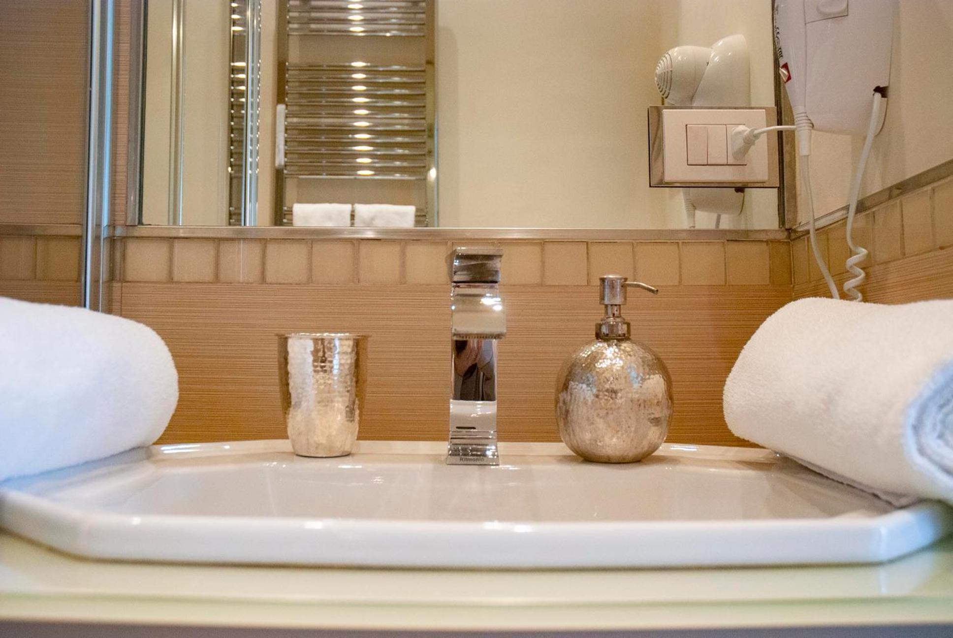 Bea Suites Luxury Rooms