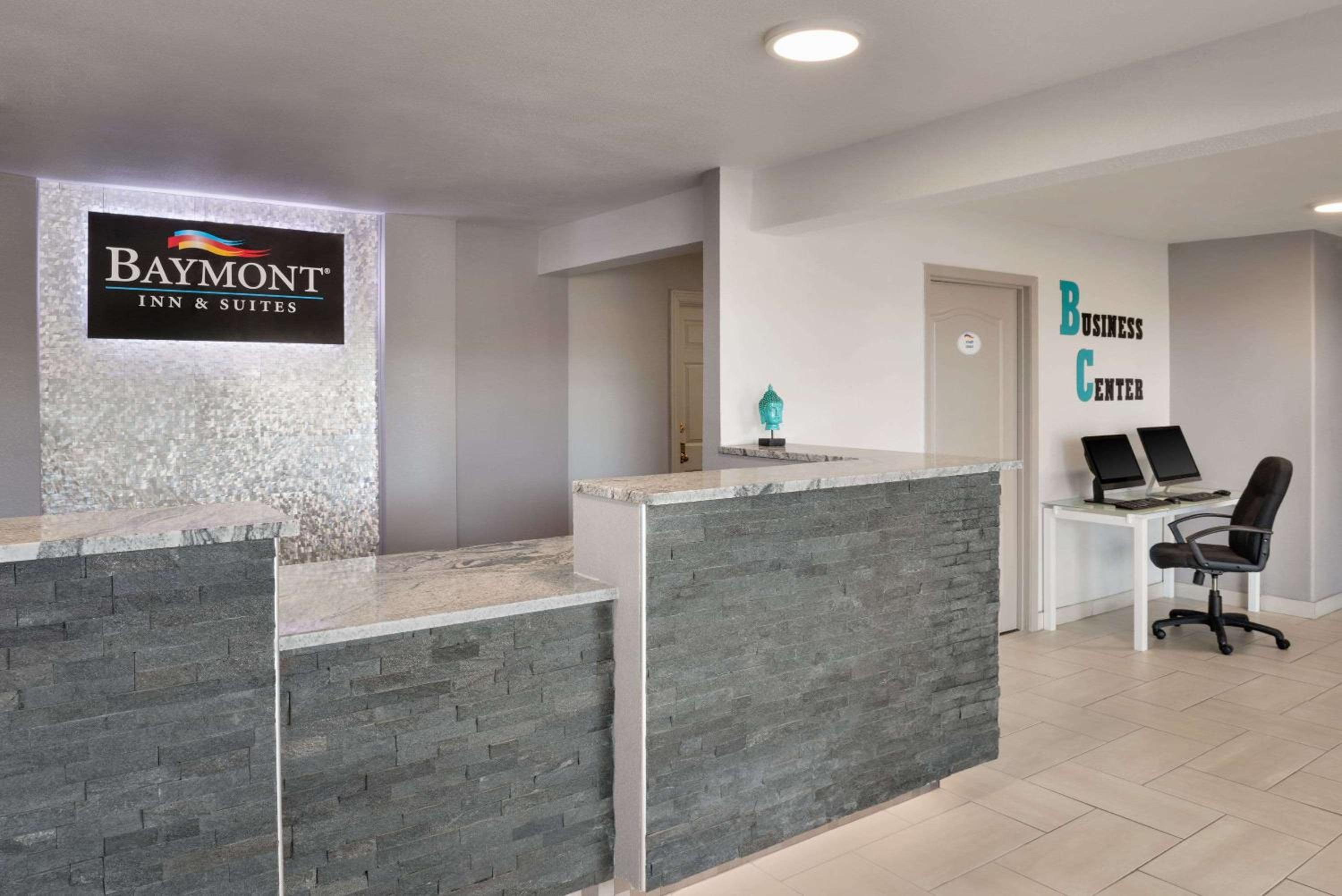 Baymont by Wyndham Des Moines North view 2